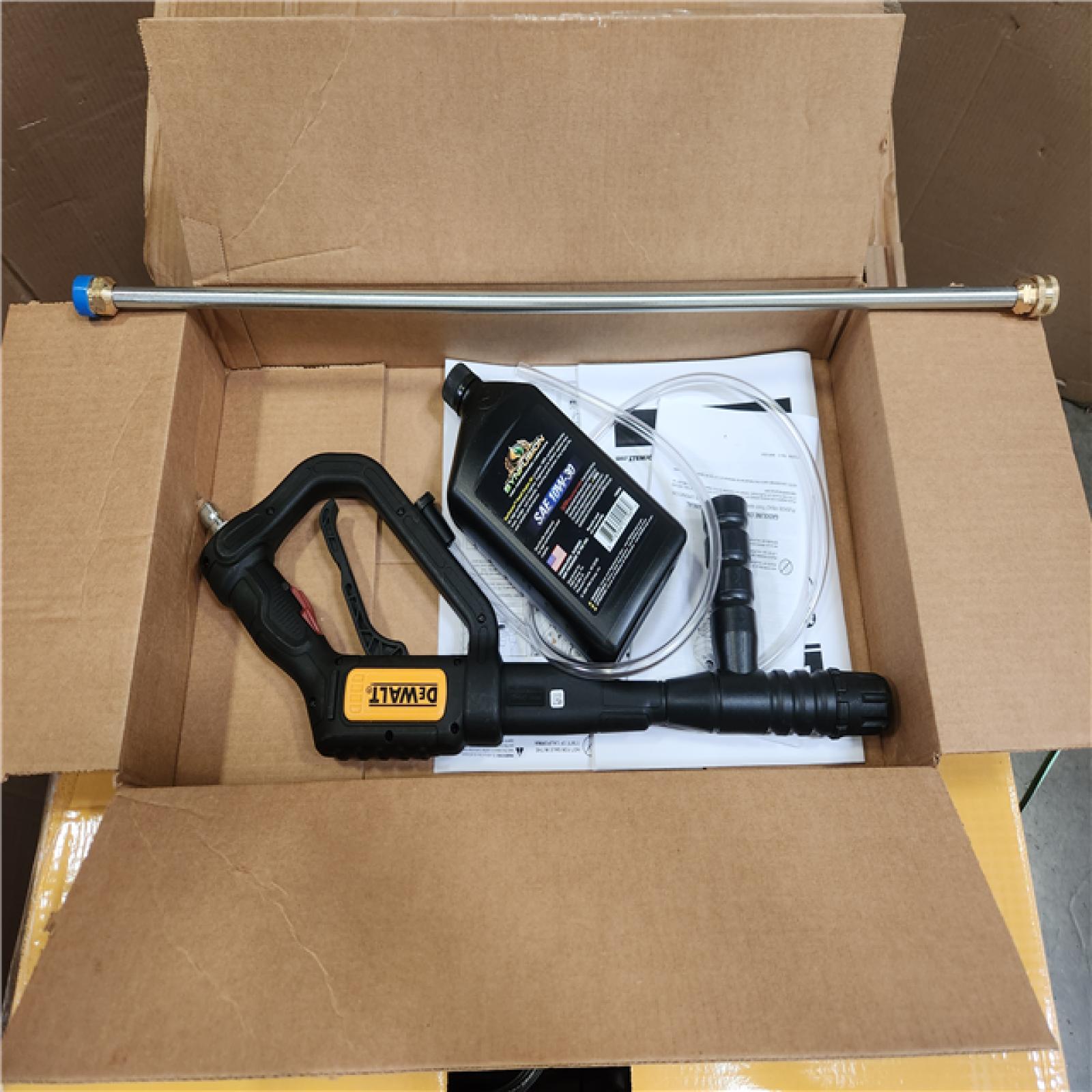 Phoenix NEW DEWALT 4400 PSI 4.0 GPM Gas Pressure Washer with 420cc Engine  Triplex Pump  Commercial Cold Water Power Washer