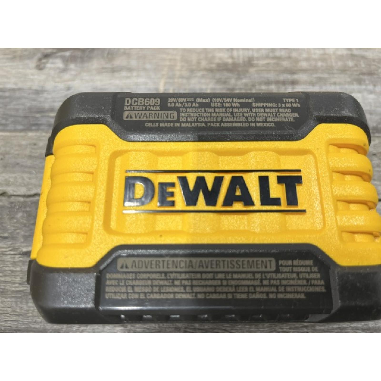 AS-IS DEWALT 20V/60V MAX FLEXVOLT Lithium-Ion 9.0Ah Battery and Charger Starter Kit