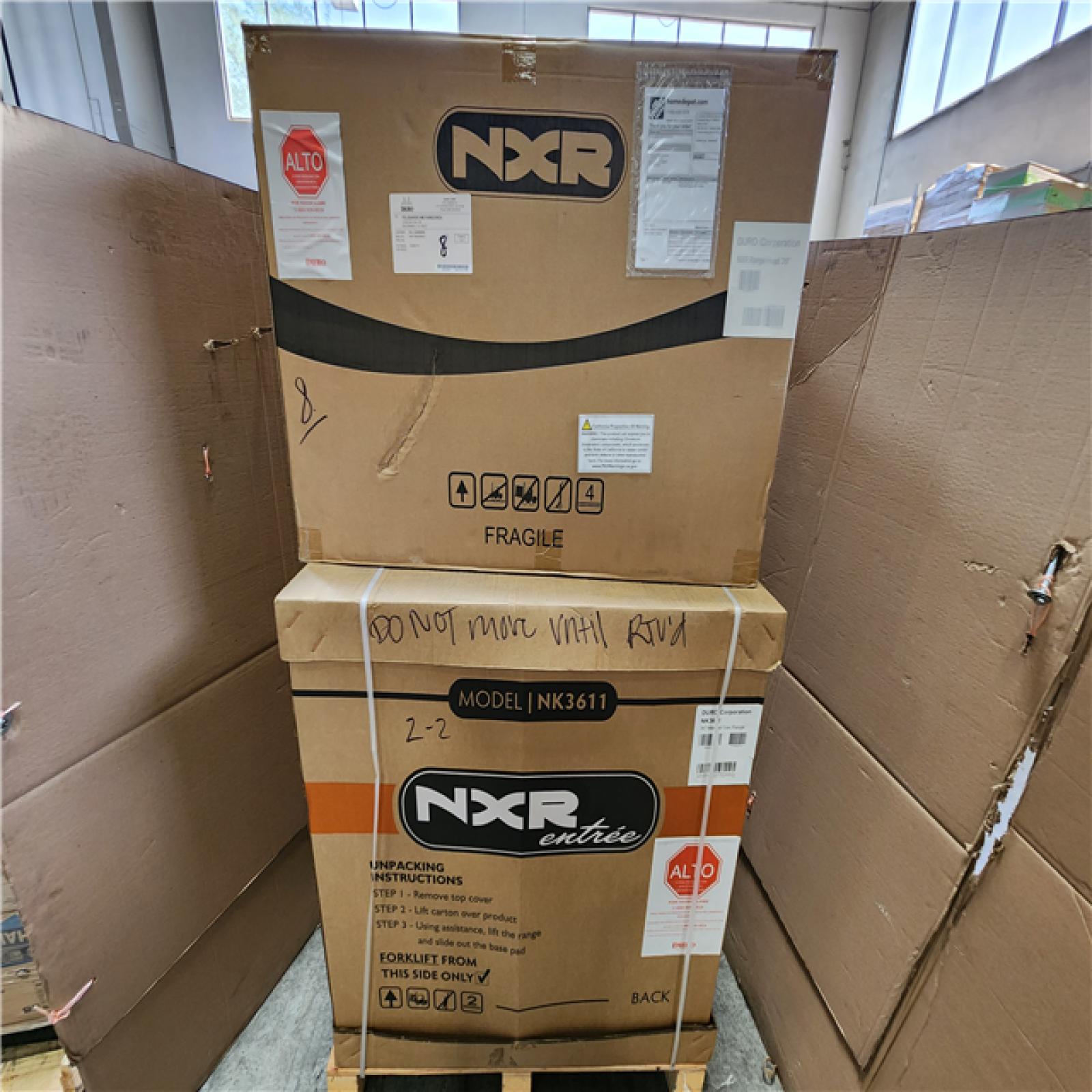 Phoenix Location NEW NXR Entree Bundle 36 in. 5.5 cu. ft. Pro-Style Gas Range with Convection Oven and Range Hood in Stainless Steel and Black (SEALED)