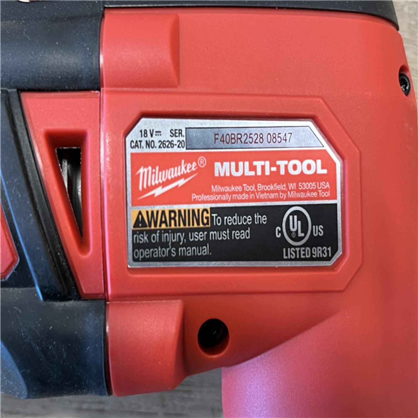 AS-IS Milwaukee 18V Lithium-Ion Cordless Oscillating Multi-Tool (Tool-Only)