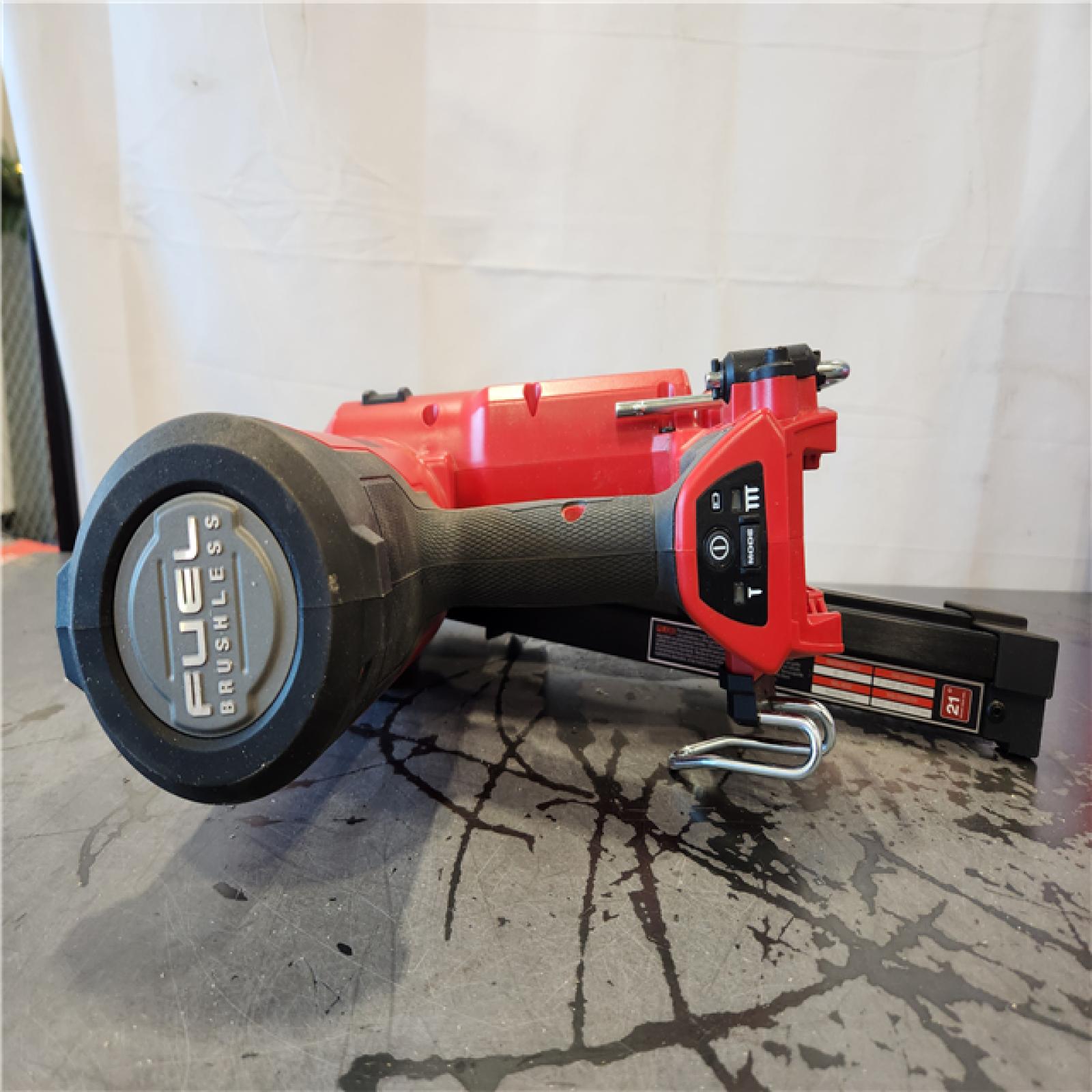 AS-IS- Milwaukee 2744-20 M18 FUEL 21-Degree Cordless Framing Nailer (Tool Only)