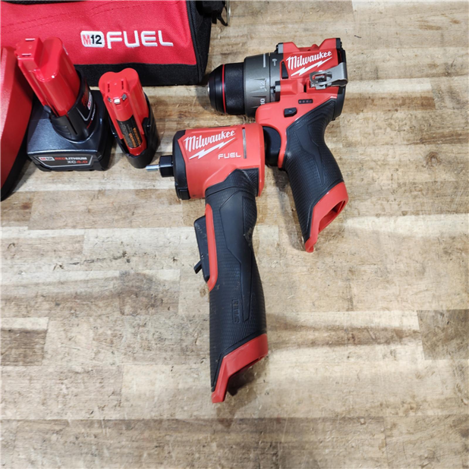 HOUSTON LOCATION - AS - IS Milwaukee 2 Tool Combo Kit W/ (2) Battery & Charger
