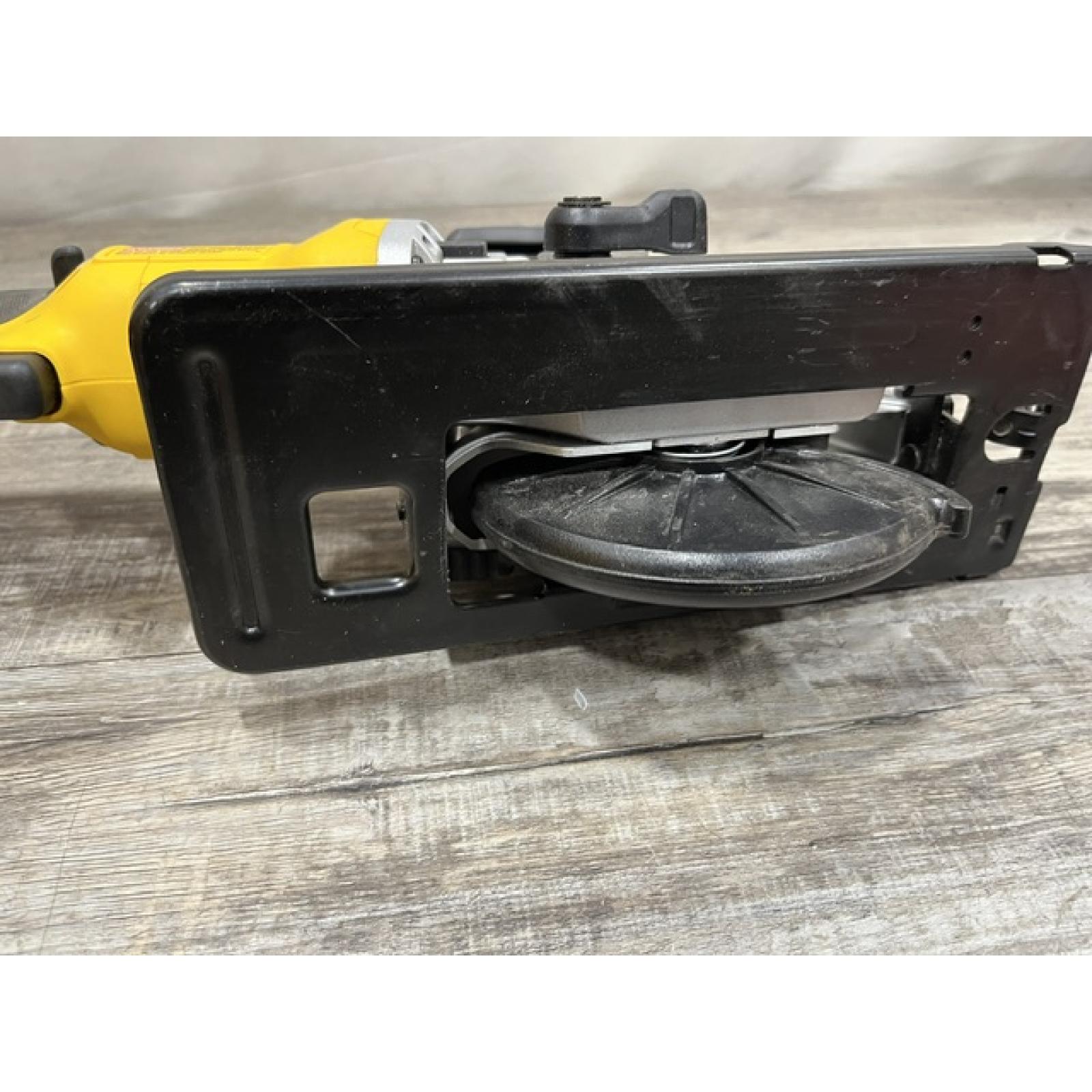 AS-IS DEWALT ATOMIC 20V MAX Cordless Brushless 4-1/2 in. Circular Saw (Tool Only)