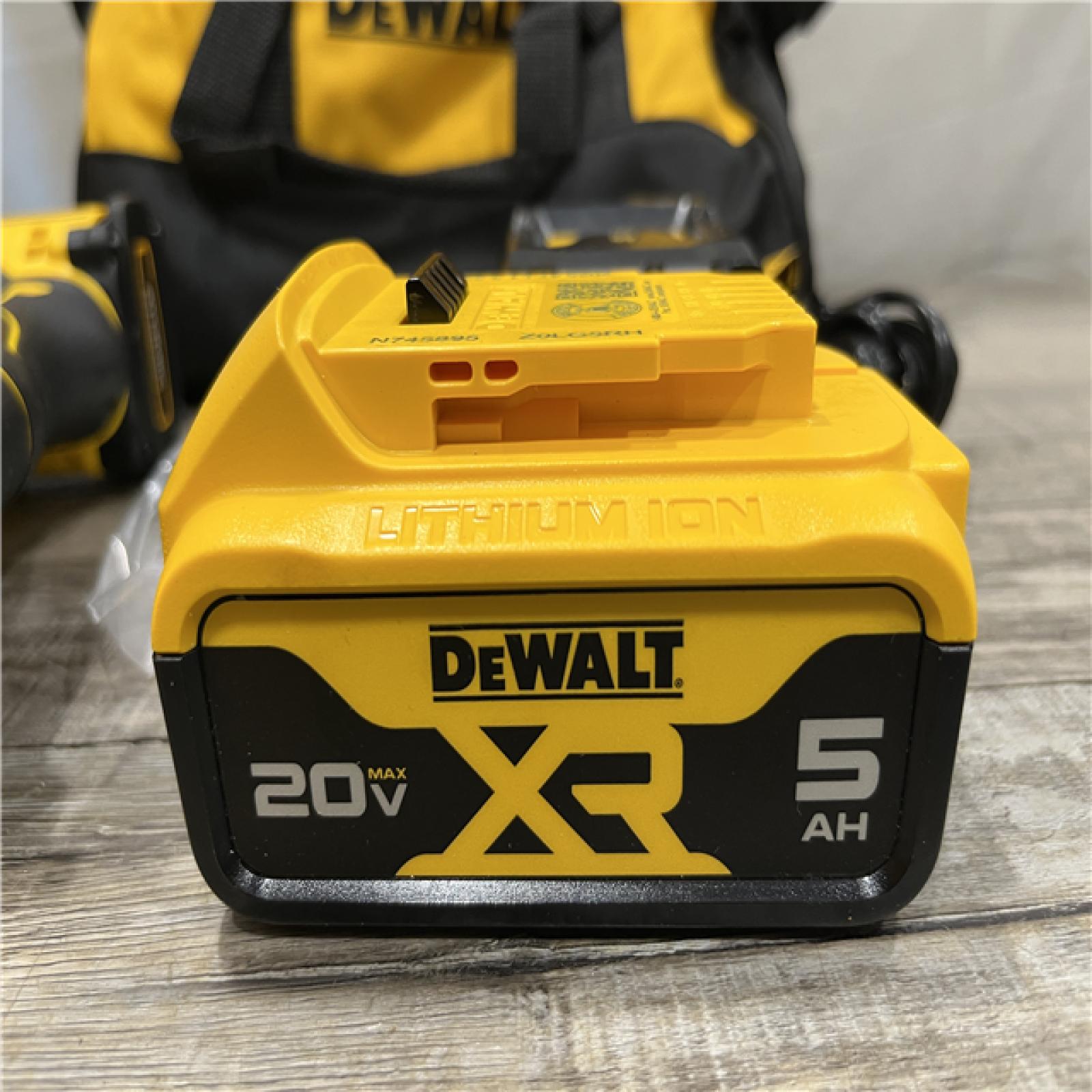 AS-IS DEWALT ATOMIC 20V MAX Lithium-Ion Cordless 1/4 in. Brushless Impact Driver Kit
