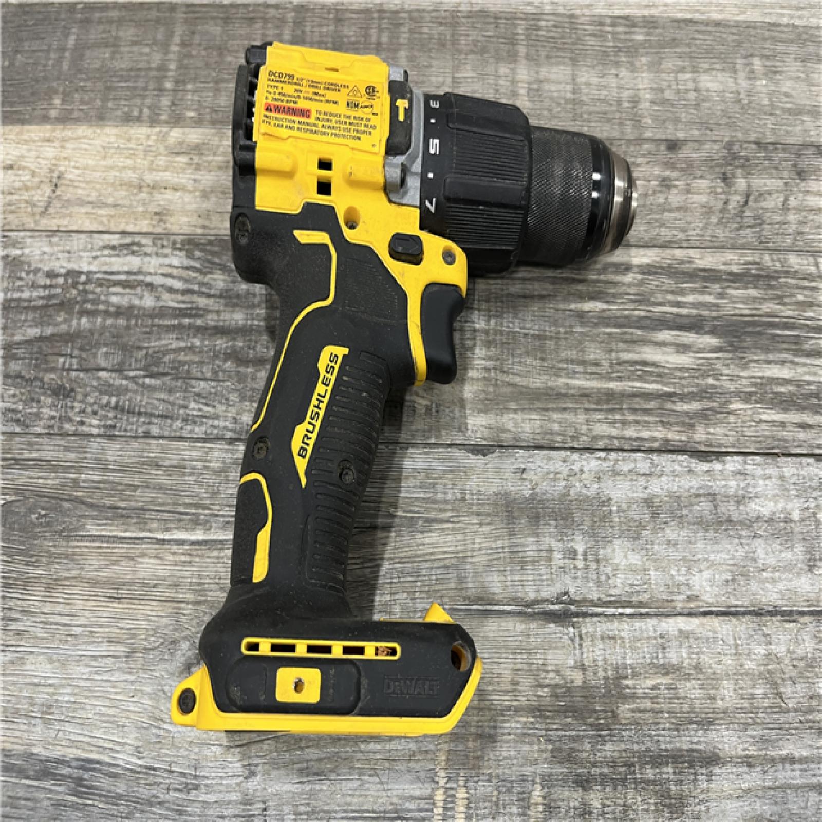 AS-IS DEWALT ATOMIC 20V Lithium-Ion Cordless 1/2 in. Hammer Drill Kit