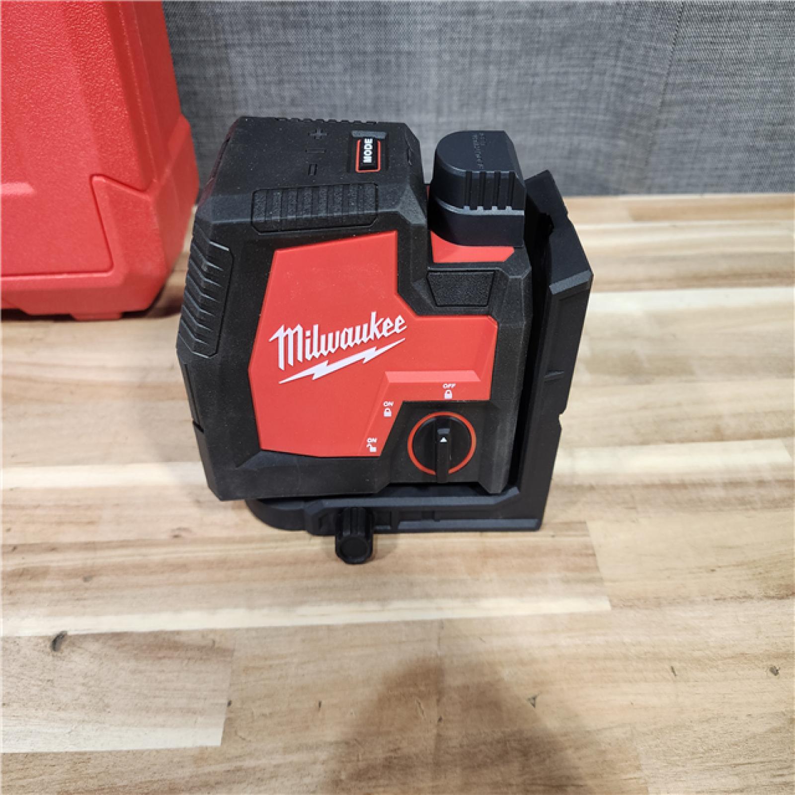 HOUSTON LOCATION - AS-IS Milwaukee 100 ft. REDLITHIUM Lithium-Ion USB Green Rechargeable Cross Line Laser Level with Charger