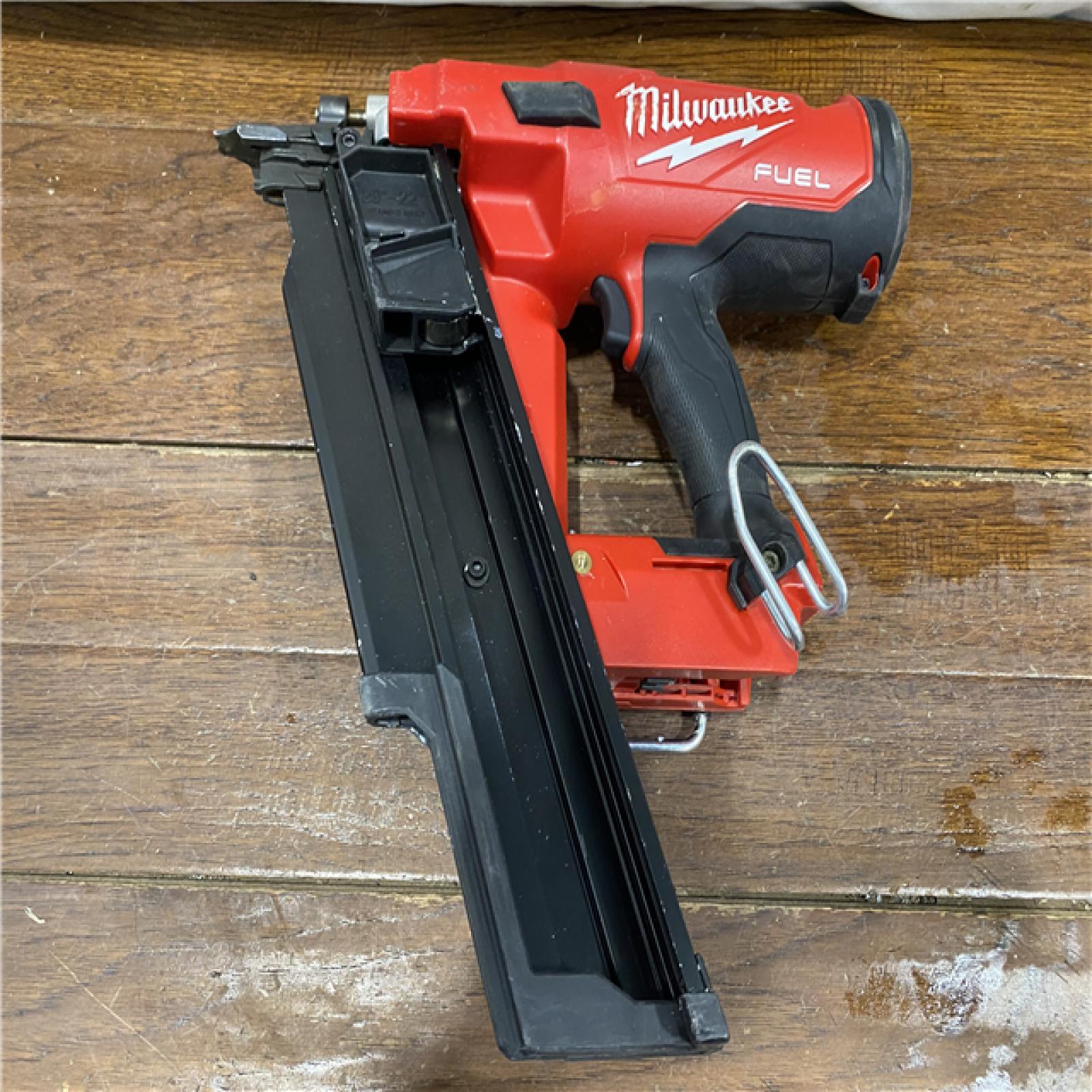 AS-IS Milwaukee 2744-20 M18 FUEL 3-1/2 in. 18-Volt 21-Degree Lithium-Ion Brushless Cordless Framing Nailer (Tool-Only)