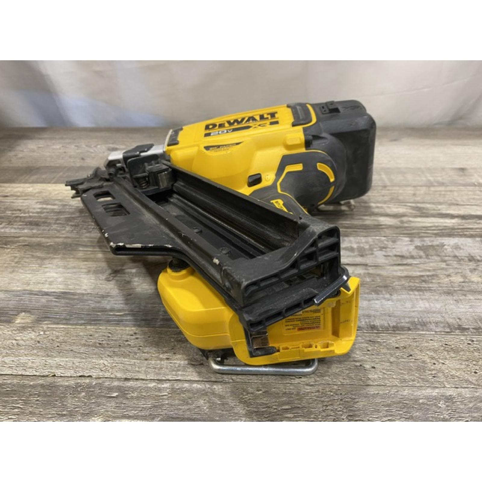AS-IS DEWALT 20V 30 Degree Cordless Framing Nailer (Tool-Only)