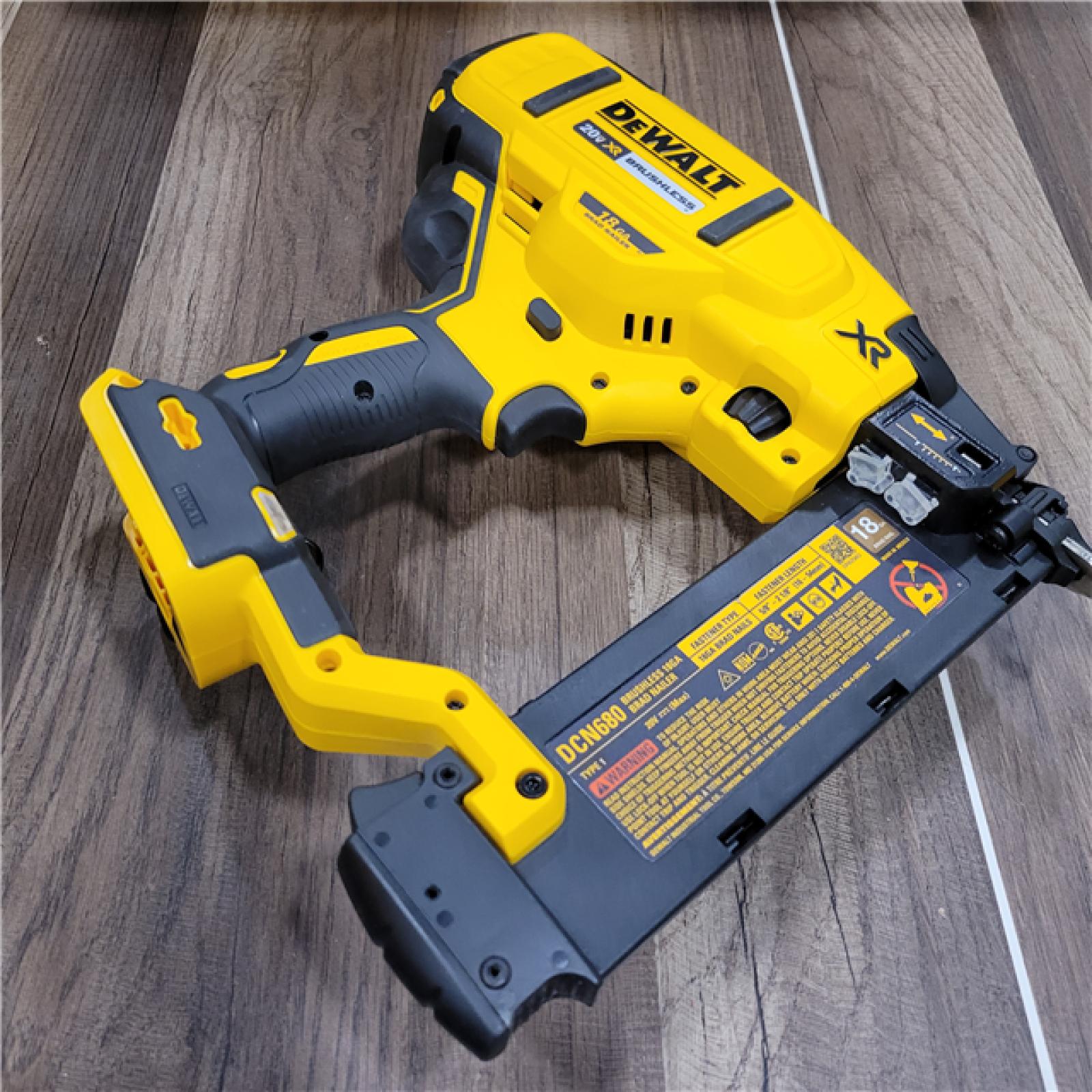 GOOD DEWALT 20V MAX XR 18 Gauge Brad Nailer Kit