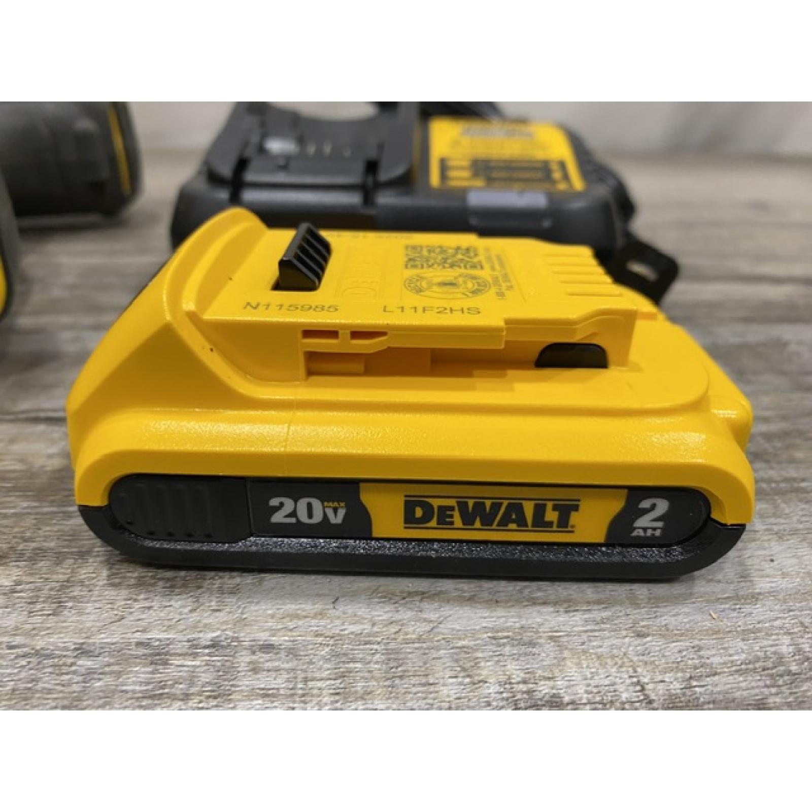 AS-IS DEWALT 20V MAX Cordless Battery Powered Pruner Kit