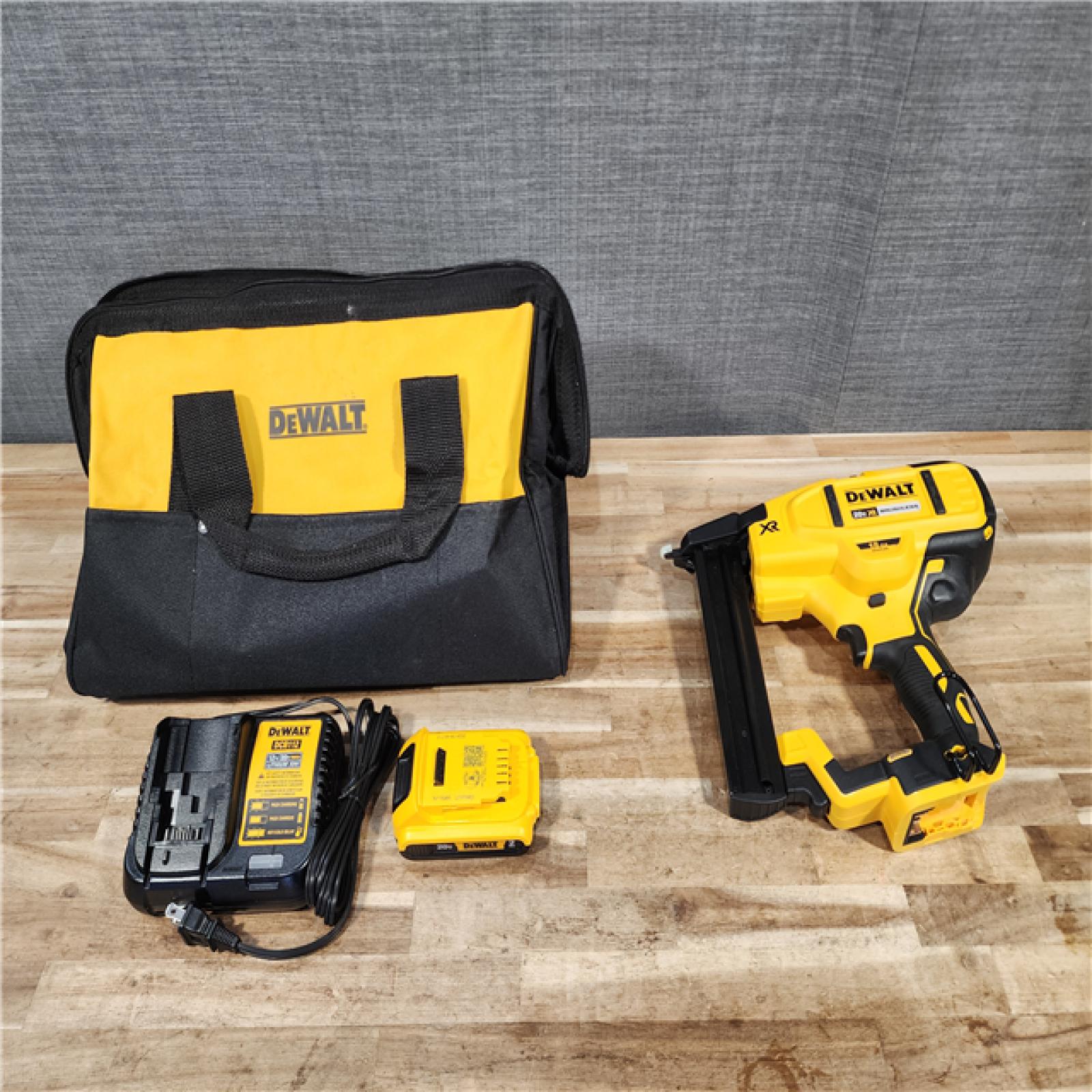HOUSTON LOCATION - AS-IS DEWALT 20V MAX XR Lithium-Ion Cordless 18-Gauge Narrow Crown Stapler Kit
