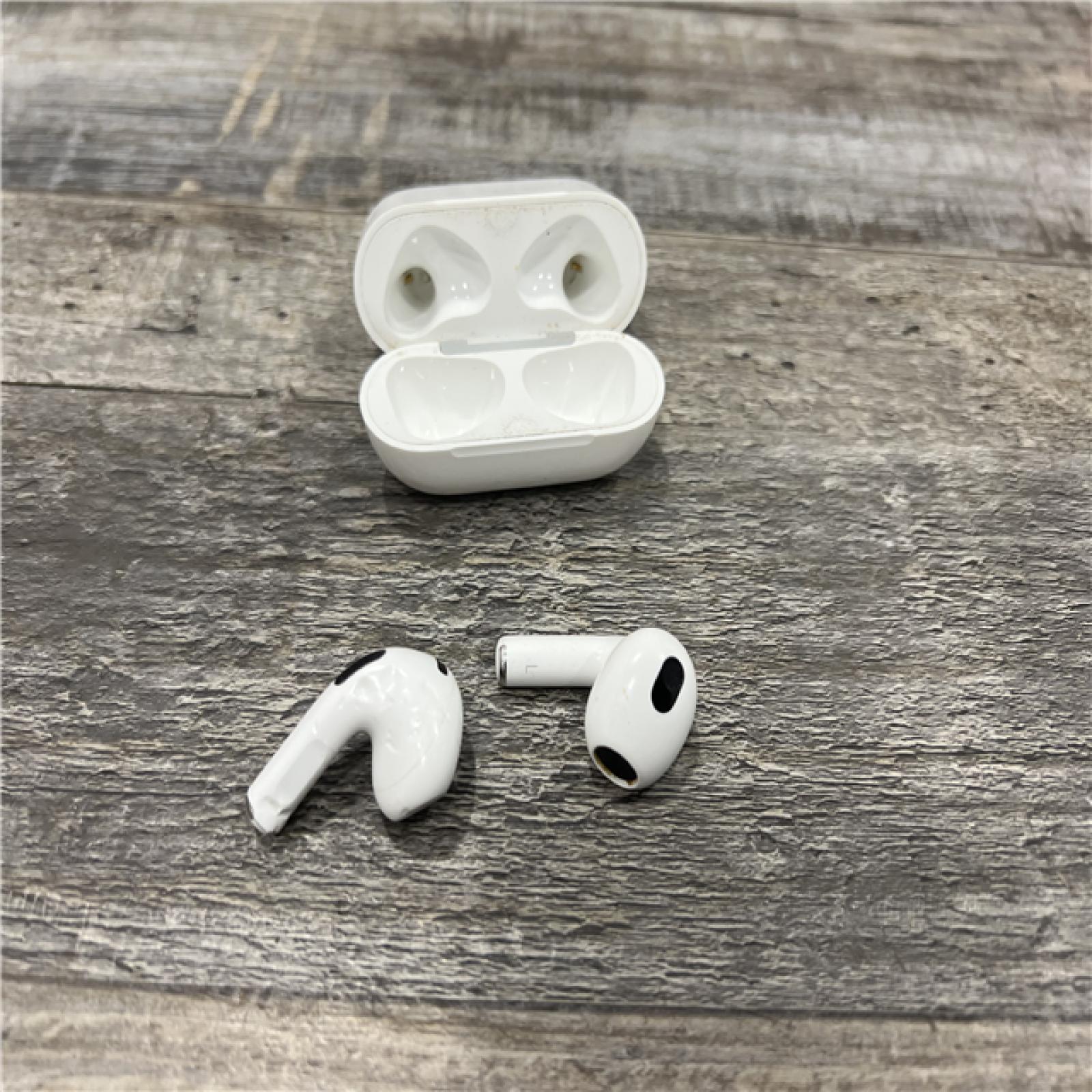 AS-IS AirPods (3rd Generation) with Lightning Charging Case