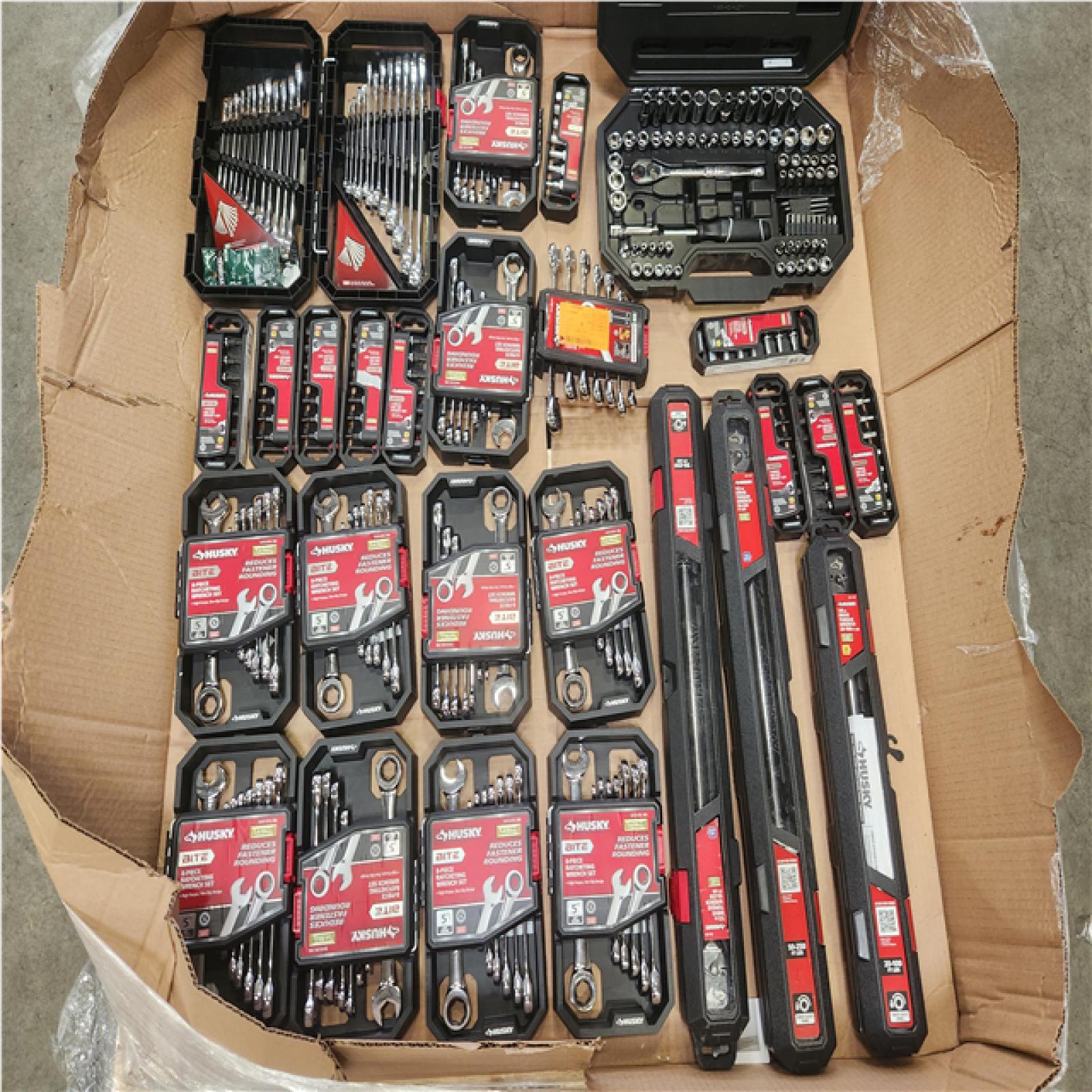 Phoenix NEW Mixed Husky Wrench Sets Pallet