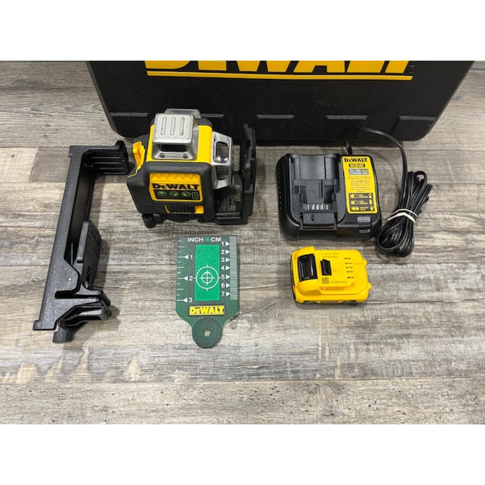 AS-IS DEWALT 12V MAX Lithium-Ion 100 ft. Green Self-Leveling 3-Beam 360 Degree Laser Level Kit