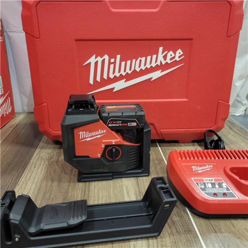 AS-IS Milwaukee M12 12-Volt Lithium-Ion Cordless Green 360-Degree Single Plane Laser Level Kit