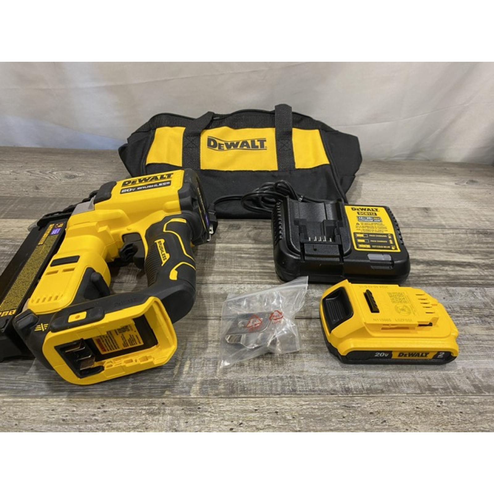 AS-IS DEWALT ATOMIC 20V MAX Lithium Ion Cordless 23 Gauge Pin Nailer Kit