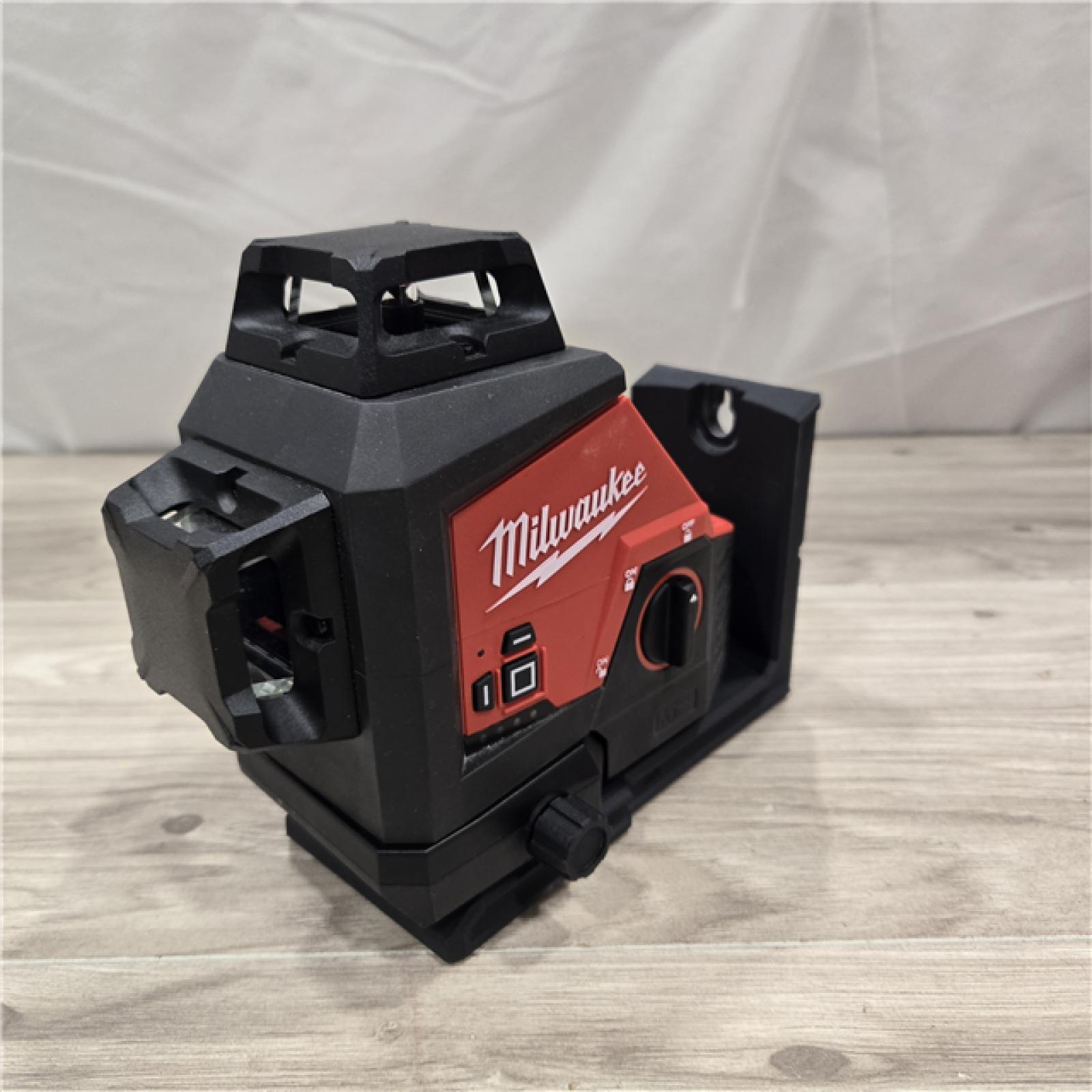 AS-IS Milwaukee-3632-21 M12 Green Beam Laser 360° 3-Plane Kit