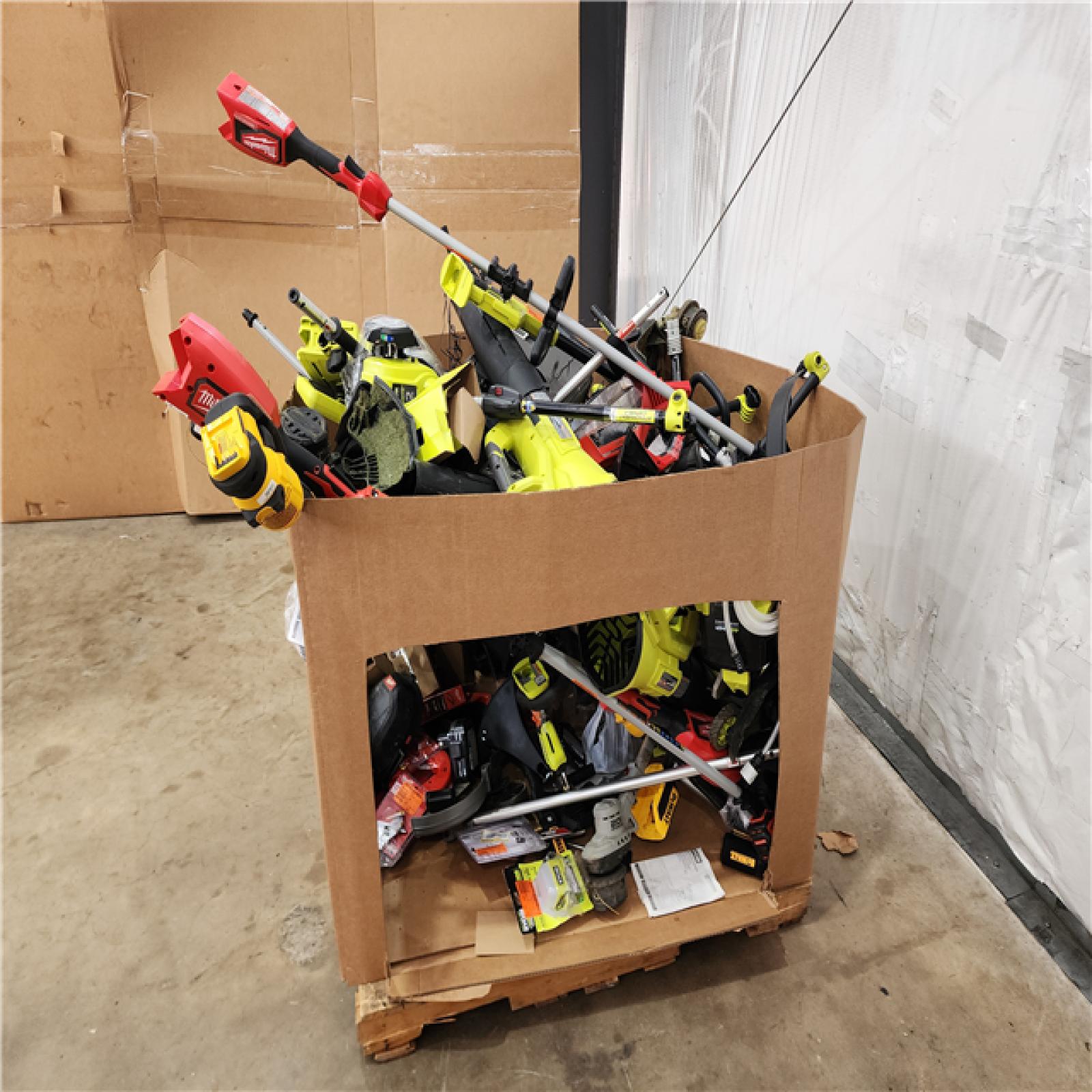 HOUSTON LOCATION - AS-IS TOOL PALLET