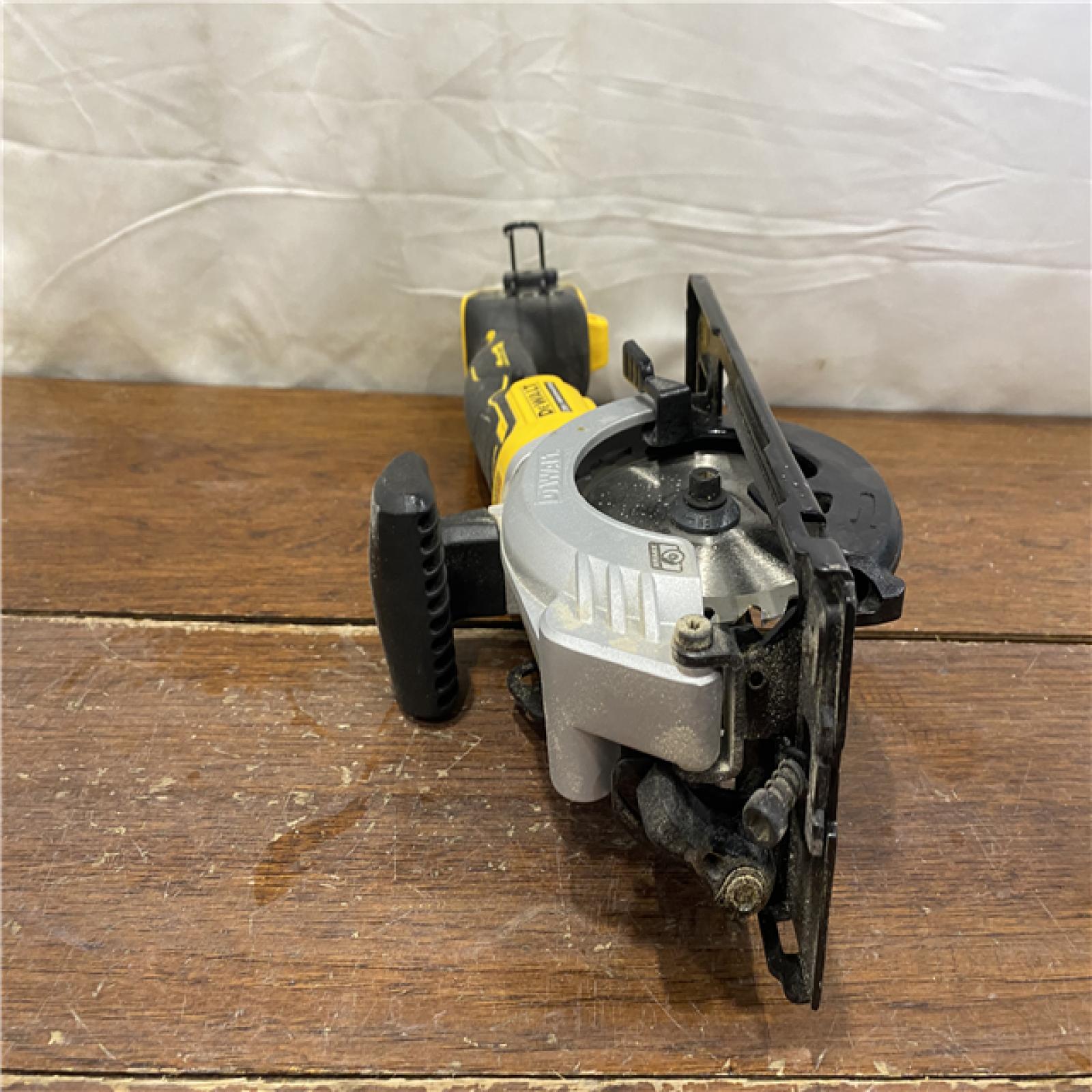 AS-IS DEWALT ATOMIC 20V MAX Cordless Brushless 4-1/2 in. Circular Saw (Tool Only)