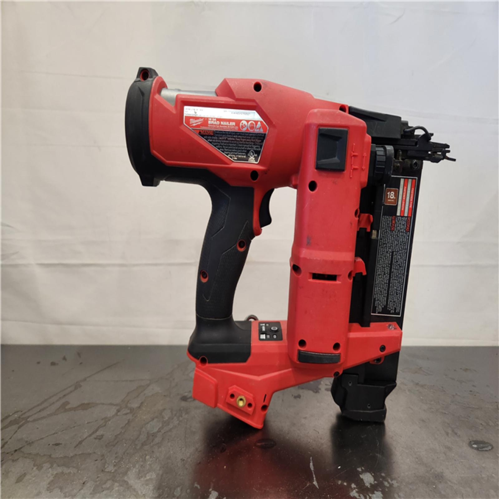 AS-IS- Milwaukee M18 FUEL 18 Gauge Brad Nailer