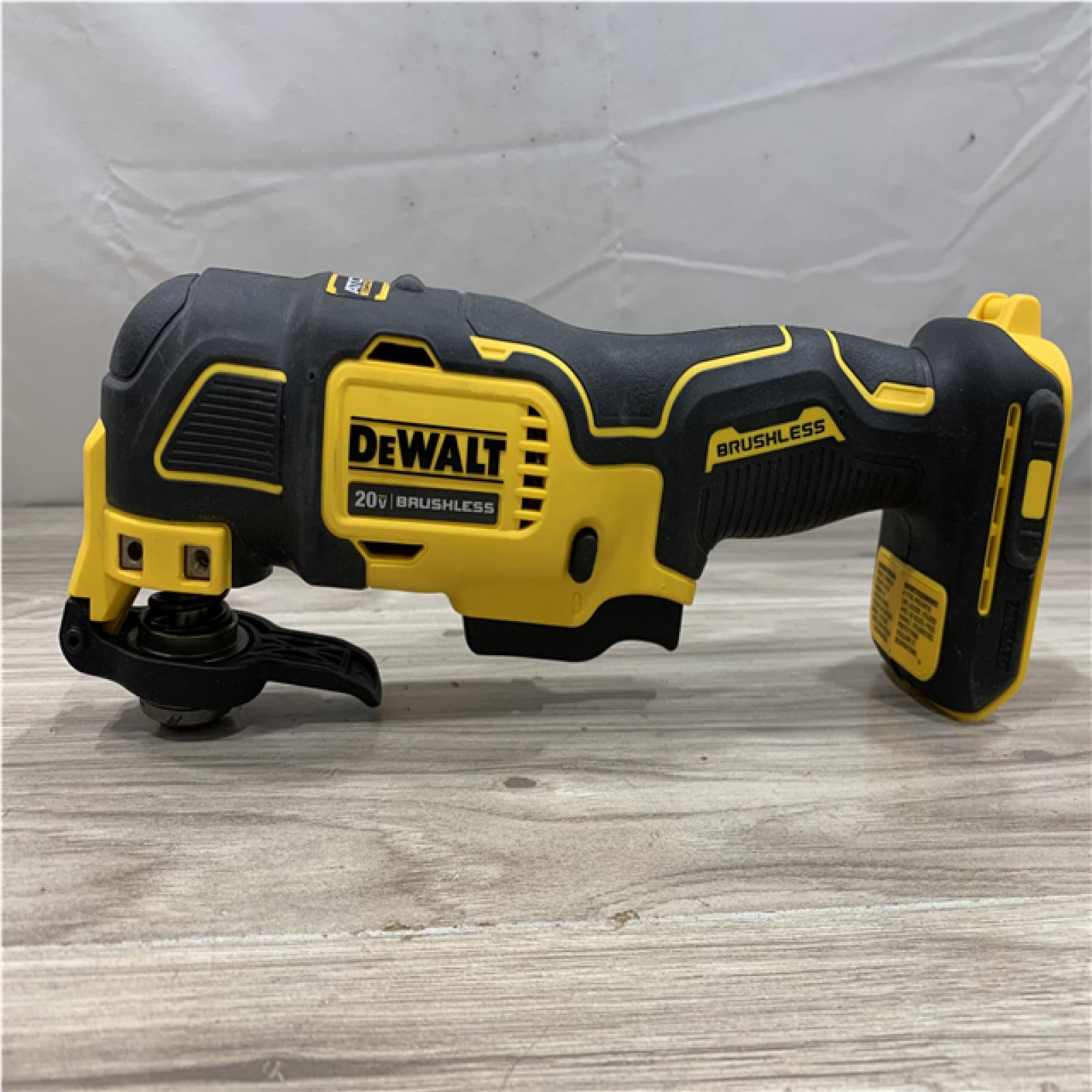 AS-IS DEWALT ATOMIC 20V MAX* Cordless Oscillating Multi Tool (Tool-Only)