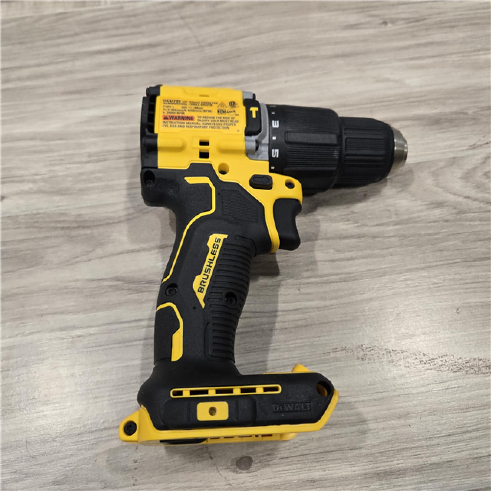 LIKE NEW! - DEWALT ATOMIC 20V Cordless Compact Hammer Drill Kit