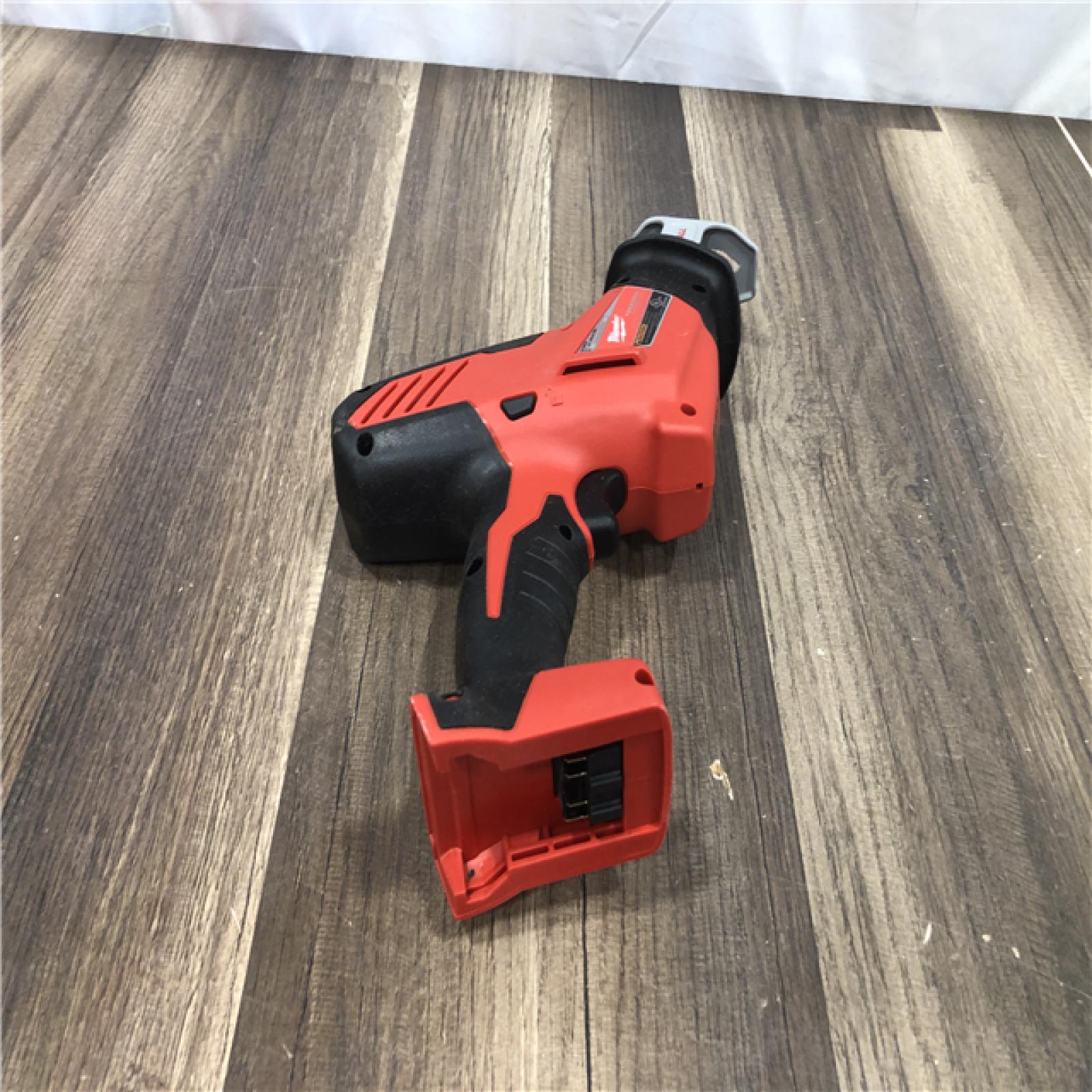 AS-IS Milwaukee 18V Lithium-Ion Cordless Oscillating Multi-Tool (Tool-Only)