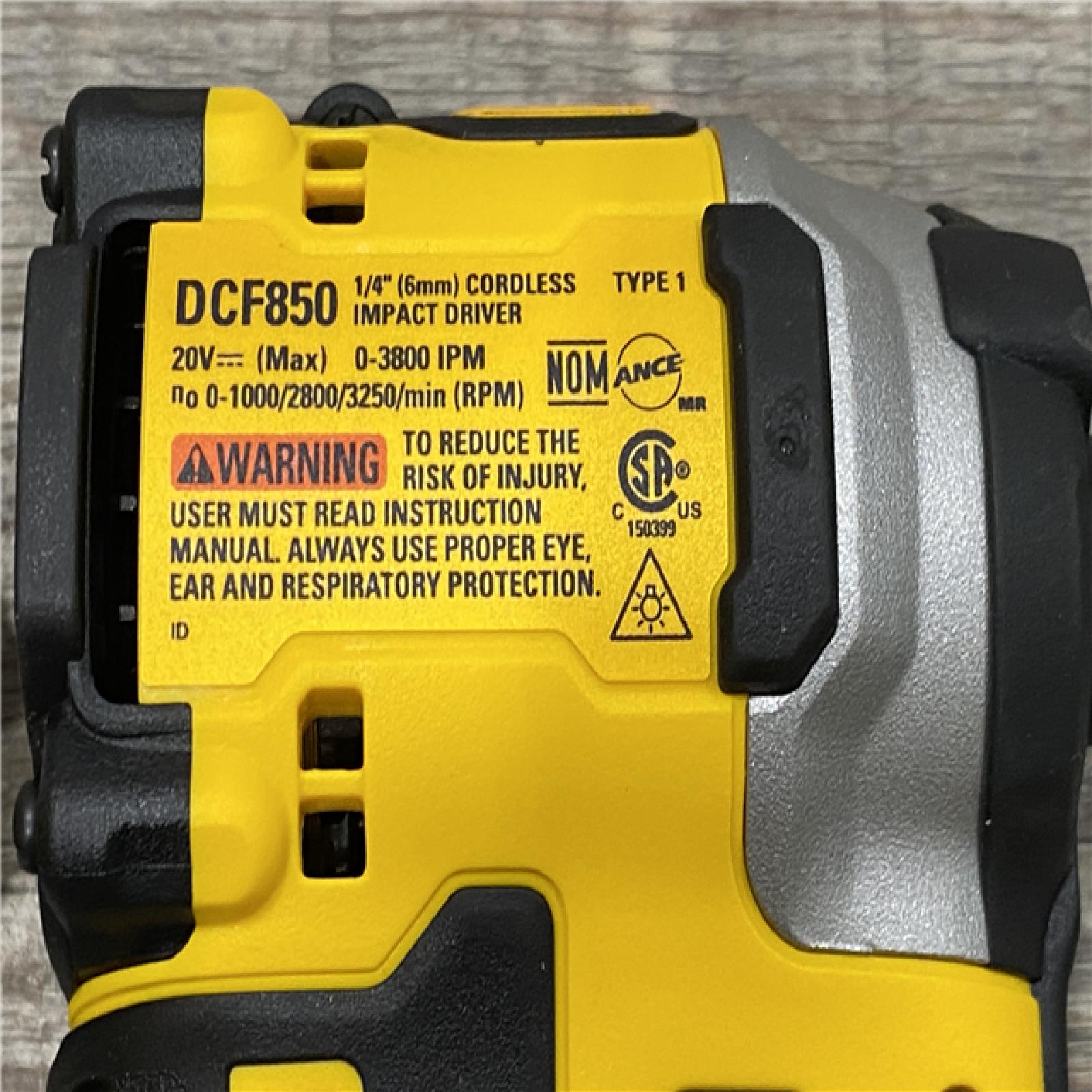 LIKE NEW - DEWALT ATOMIC 20V MAX Lithium-Ion Cordless 2-Tool Combo Kit