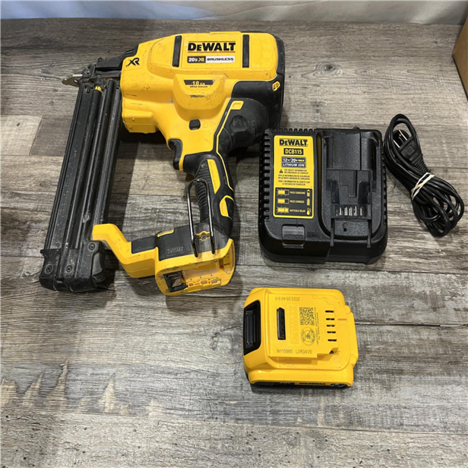 AS-IS DEWALT 20V MAX XR 18 Gauge Brad Nailer Kit