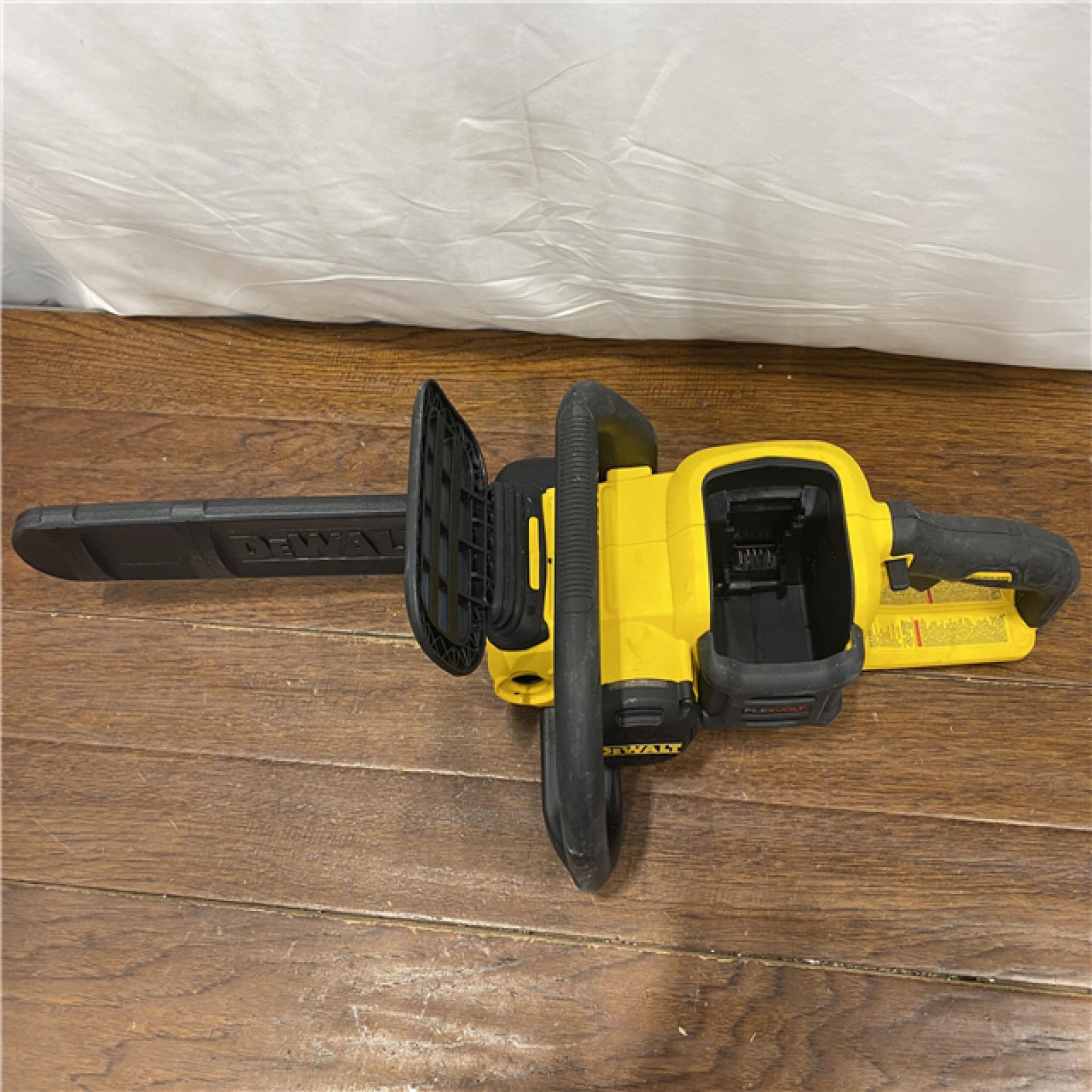 AS-IS DEWALT  FLEXVOLT 60V MAX 16in. Brushless Cordless Battery Powered Chainsaw Kit with (1) FLEXVOLT 2 Ah Battery & Charger