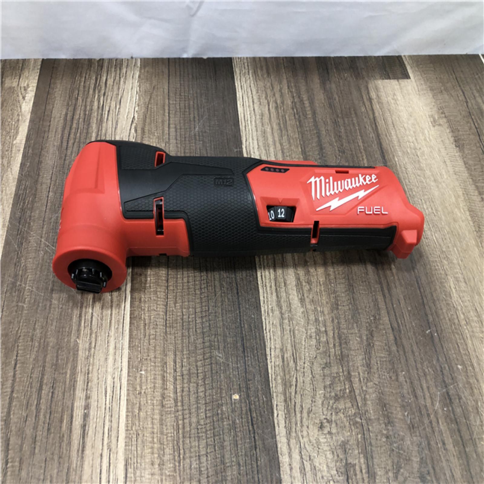 AS-IS Milwaukee  FUEL 12V Lithium-Ion Cordless Oscillating Multi-Tool Kit