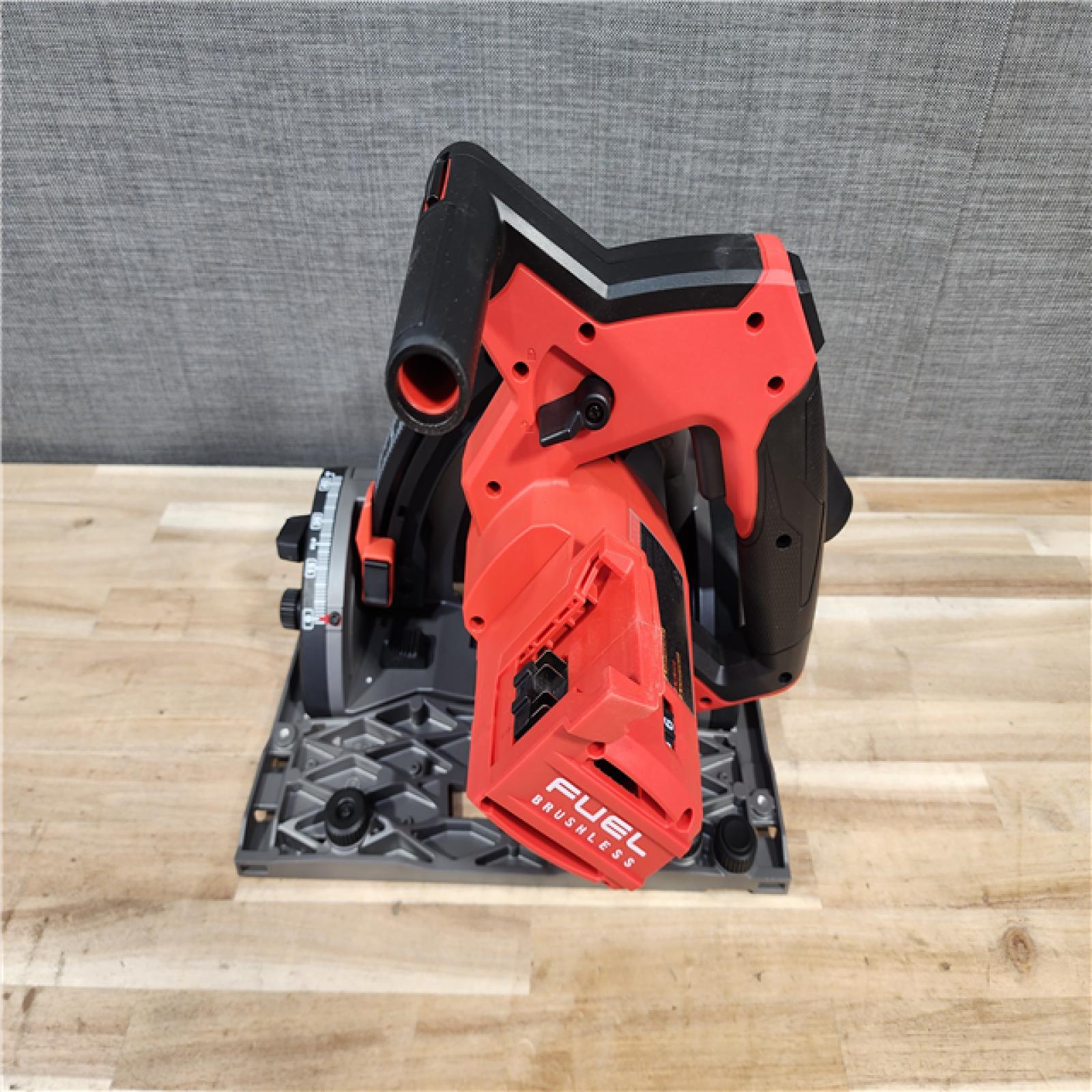 HOUSTON LOCATION - AS-IS (APPEARS LIKE NEW) Milwaukee FUEL 18V Lithium-Ion Brushless Cordless 6-1/2 in. Plunge Track Saw PACKOUT Kit