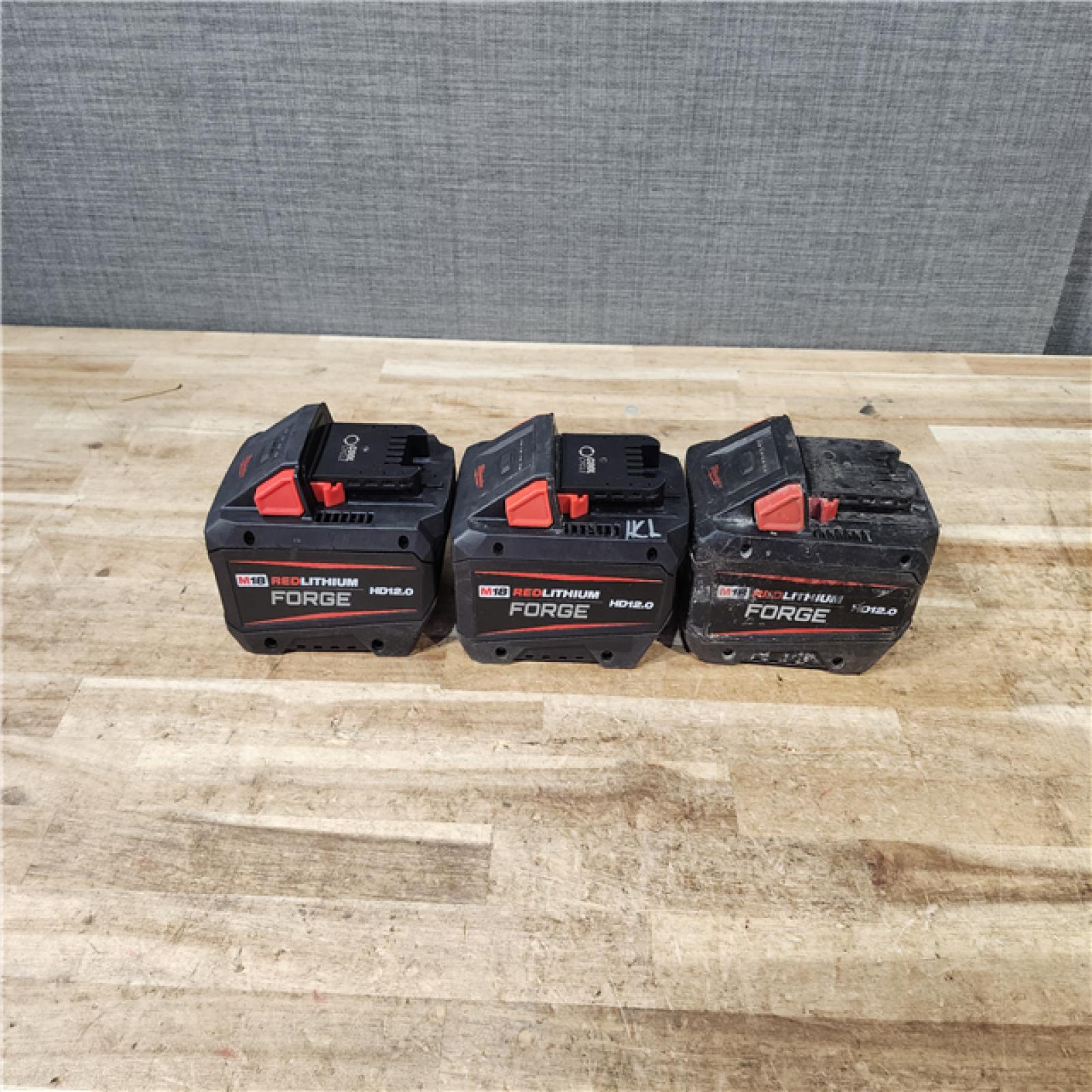 HOUSTON LOCATION - AS - IS MILWAUKEE BATTERY PACK QTY - 3
