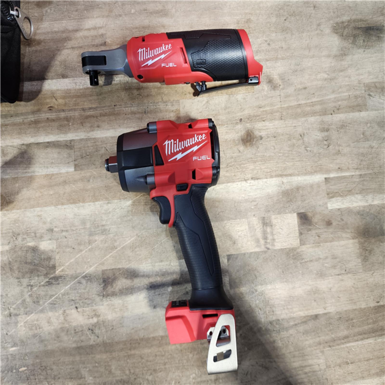 HOUSTON LOCATION - AS-IS (APPEARS LIKE NEW) M18 FUEL 18V Cordless Mid Torque 1/2 in. Impact Wrench W/ M12 FUEL 3/8 in. Ratchet & Battery/Charger Combo Kit