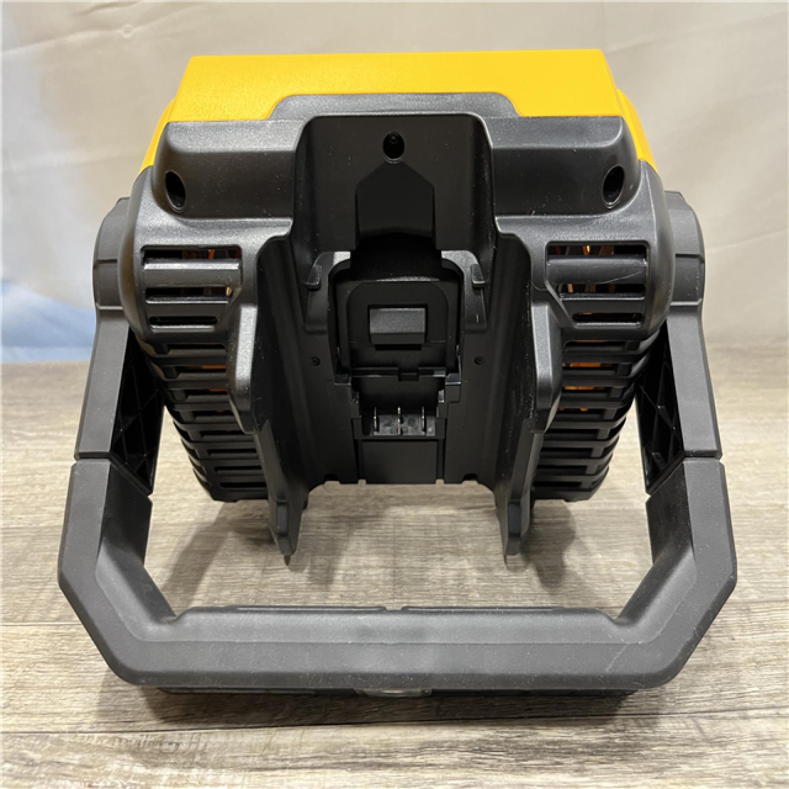AS-IS DEWALT 20-Volt MAX Lithium-Ion Compact Cordless Task Light Kit