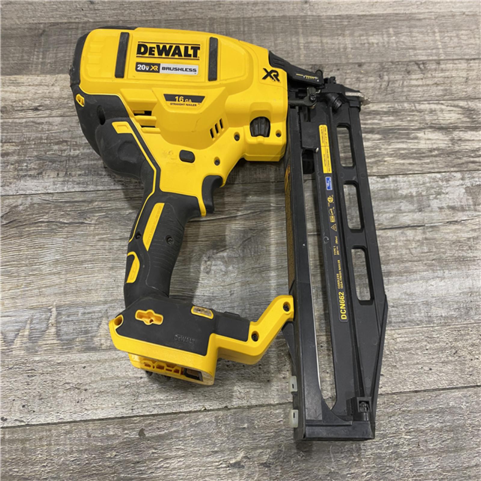 AS-IS DEWALT 20V MAX XR 16-Gauge Lithium-Ion Cordless Finish Nailer (Tool Only)