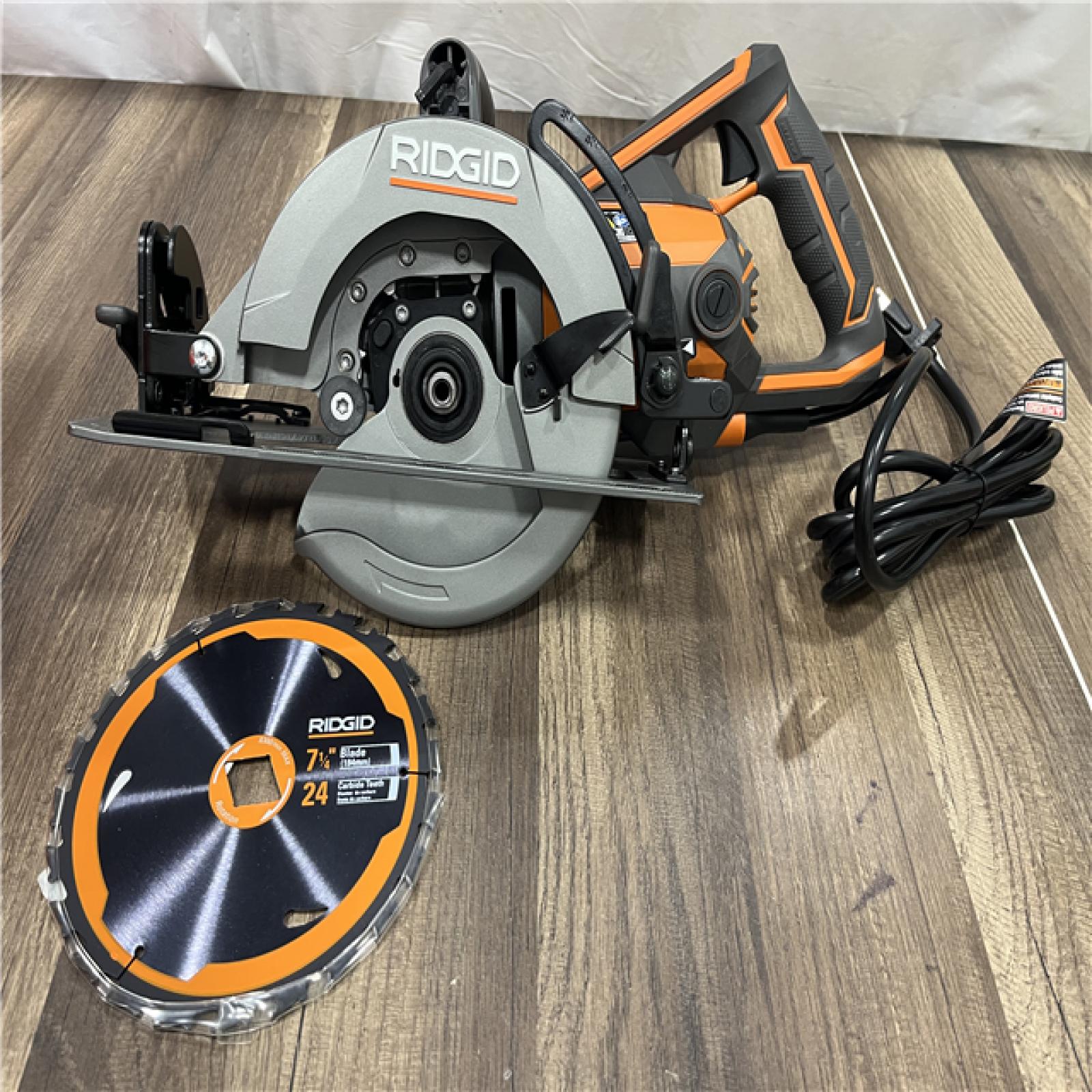 GOOD RIDGID THRUCOOL 15 Amp 7-1/4 in. Worm Drive Circular Saw