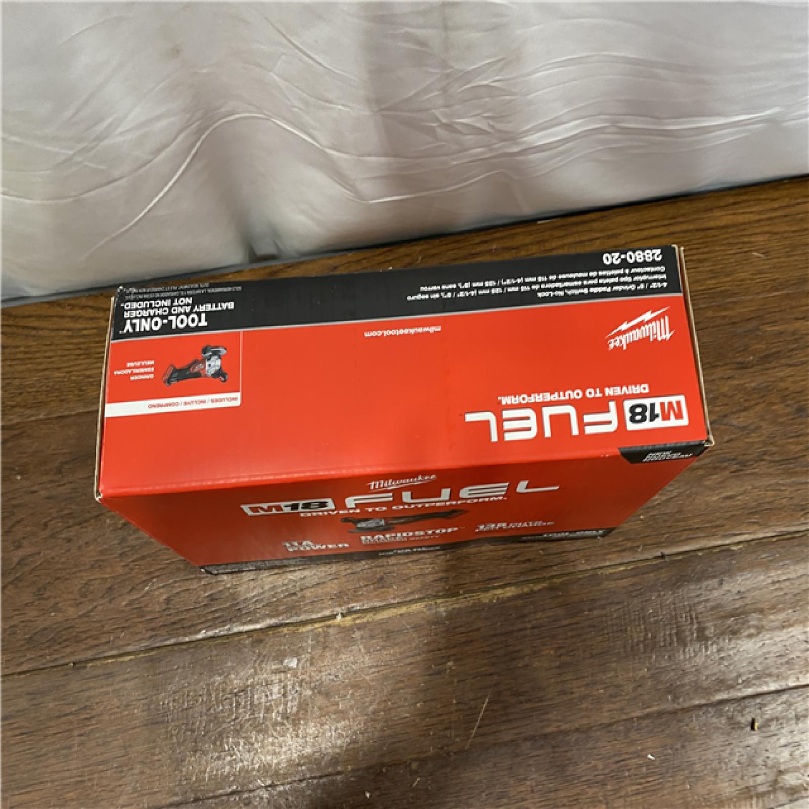 NEW Milwaukee 2880-20 M18 FUEL 18-Volt Lithium-Ion Brushless Cordless 4-1/2 in./5 in. Grinder W/Paddle Switch (Tool-Only)