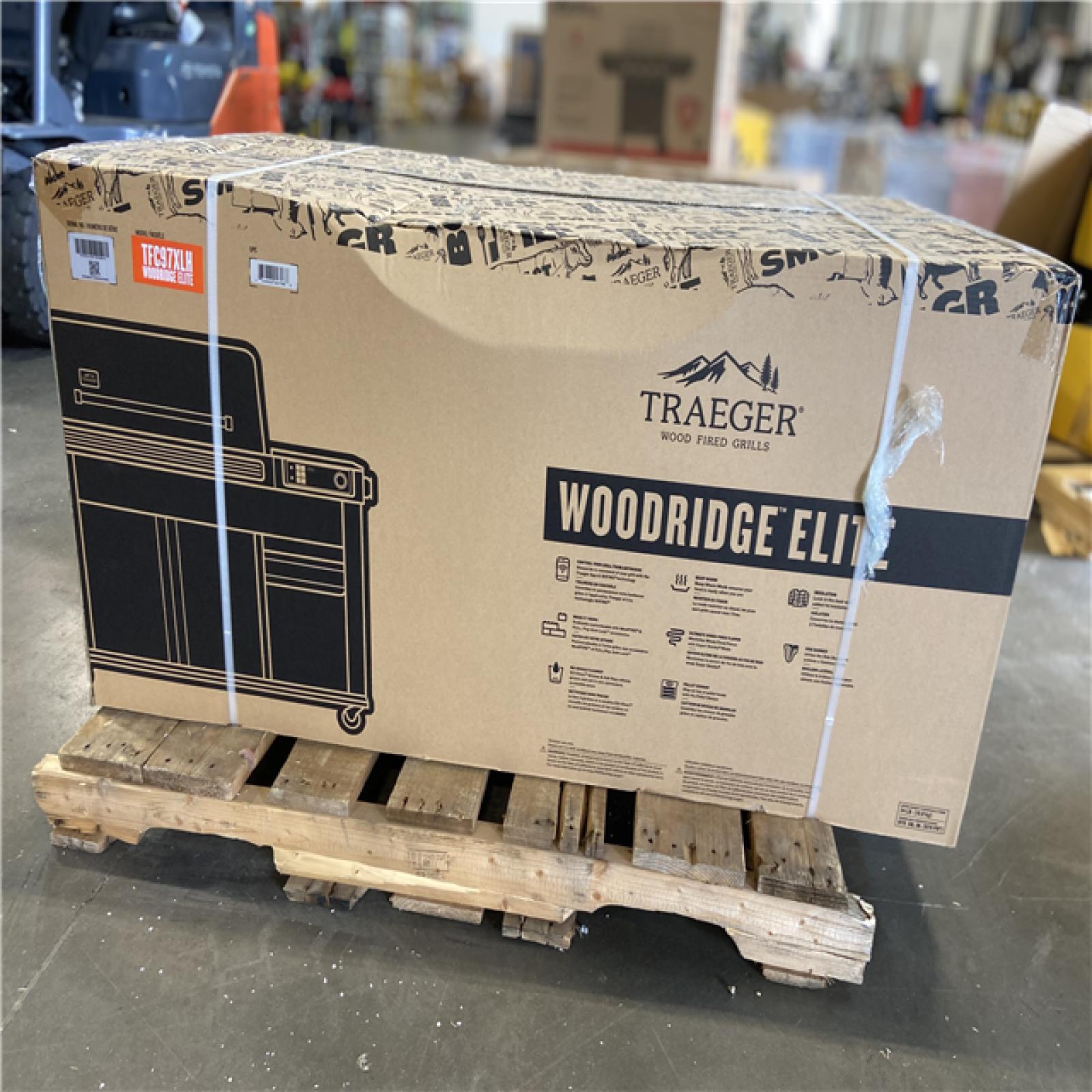 DALLAS LO0CATION - Traeger Woodridge Elite Wi-Fi Pellet Grill and Smoker in Black