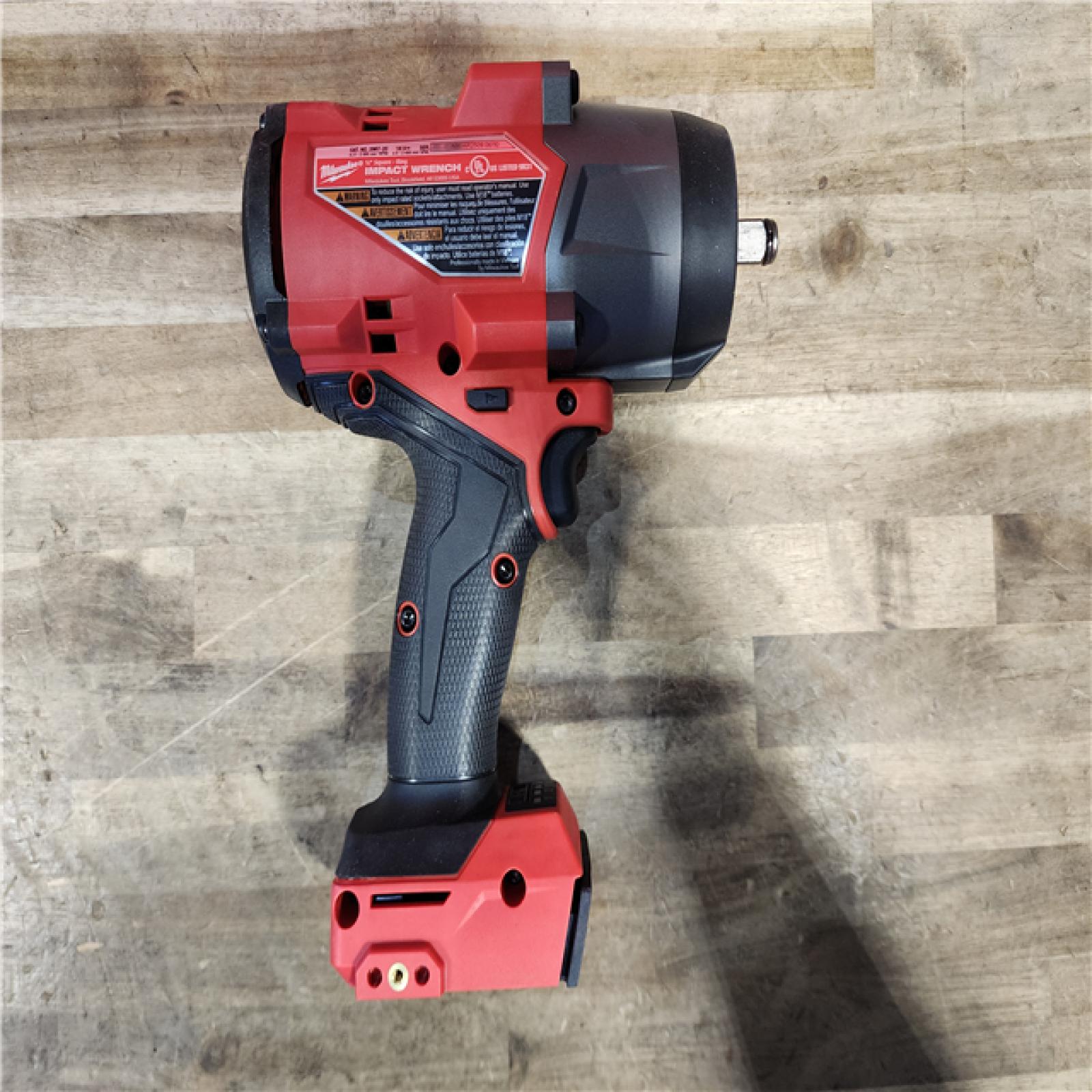 HOUSTON LOCATION - AS-IS Milwaukee M18 1/2 in. Cordless Brushless High Torque Impact Wrench Kit (Battery & Charger)