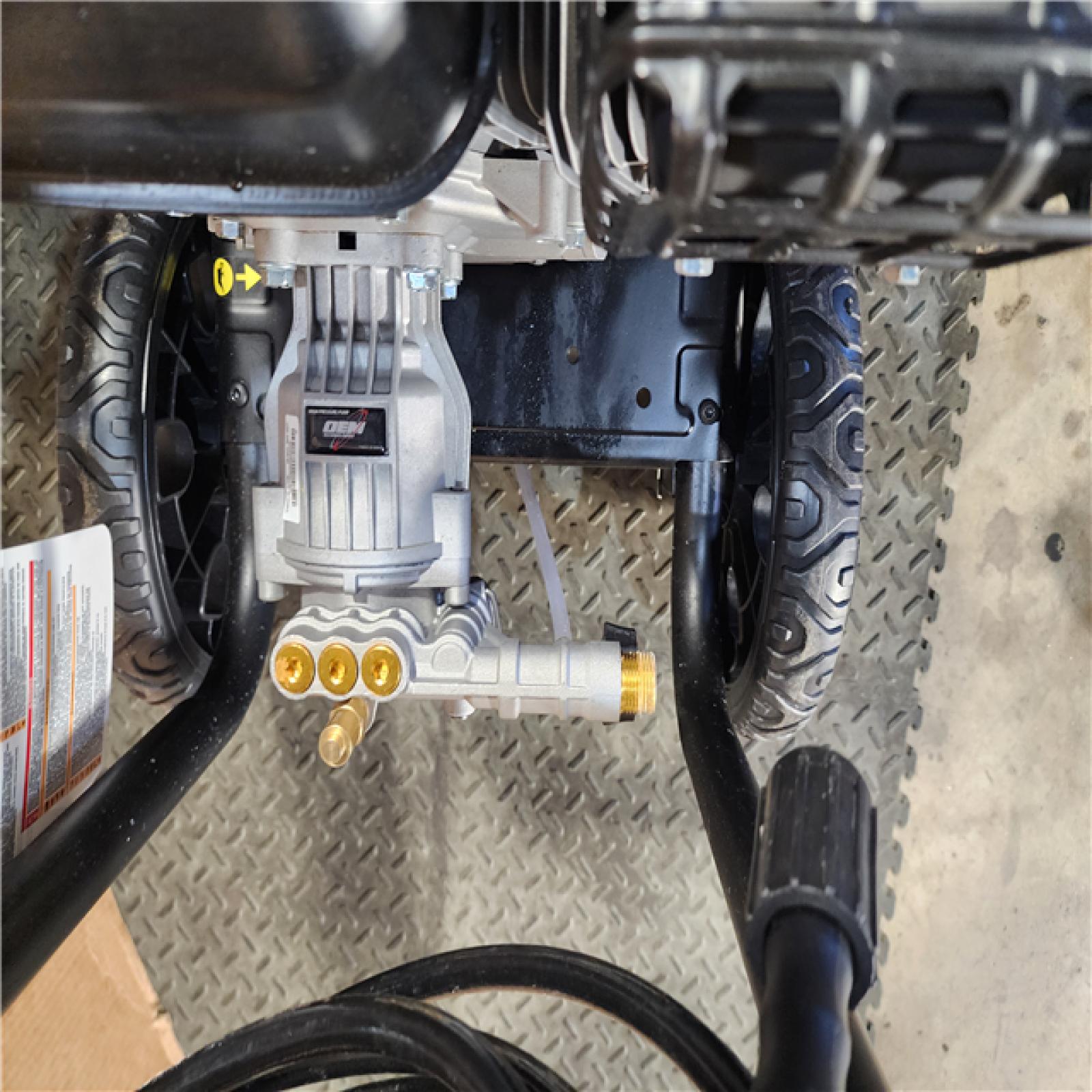HOUSTON LOCATION - AS-IS DEWALT 3400 PSI 2.5 GPM Gas Cold Water Pressure Washer with 208cc Engine