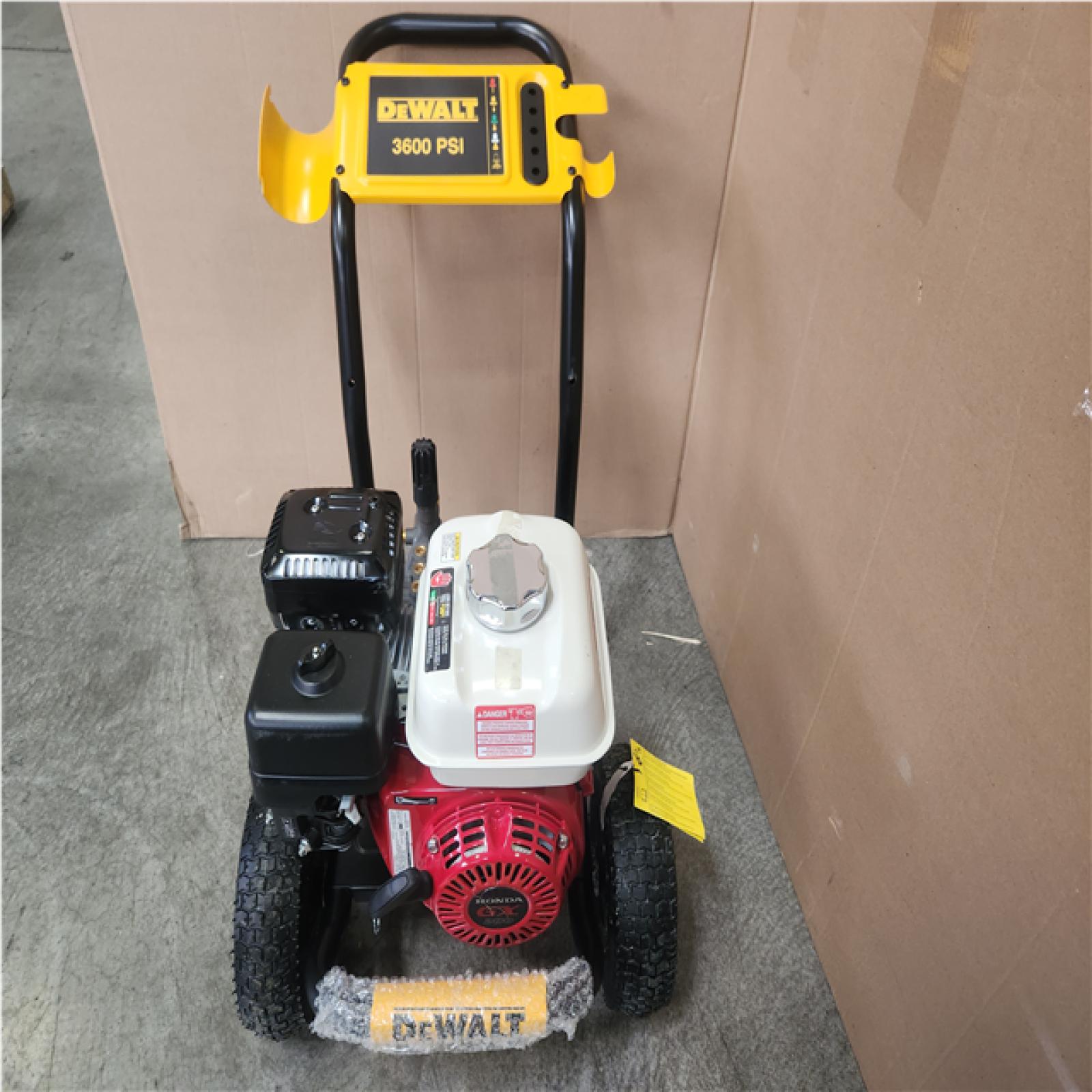Phoenix NEW DEWALT 3600 PSI 2.5 GPM Cold Water Gas Professional Pressure Washer with HONDA GX200 Engine