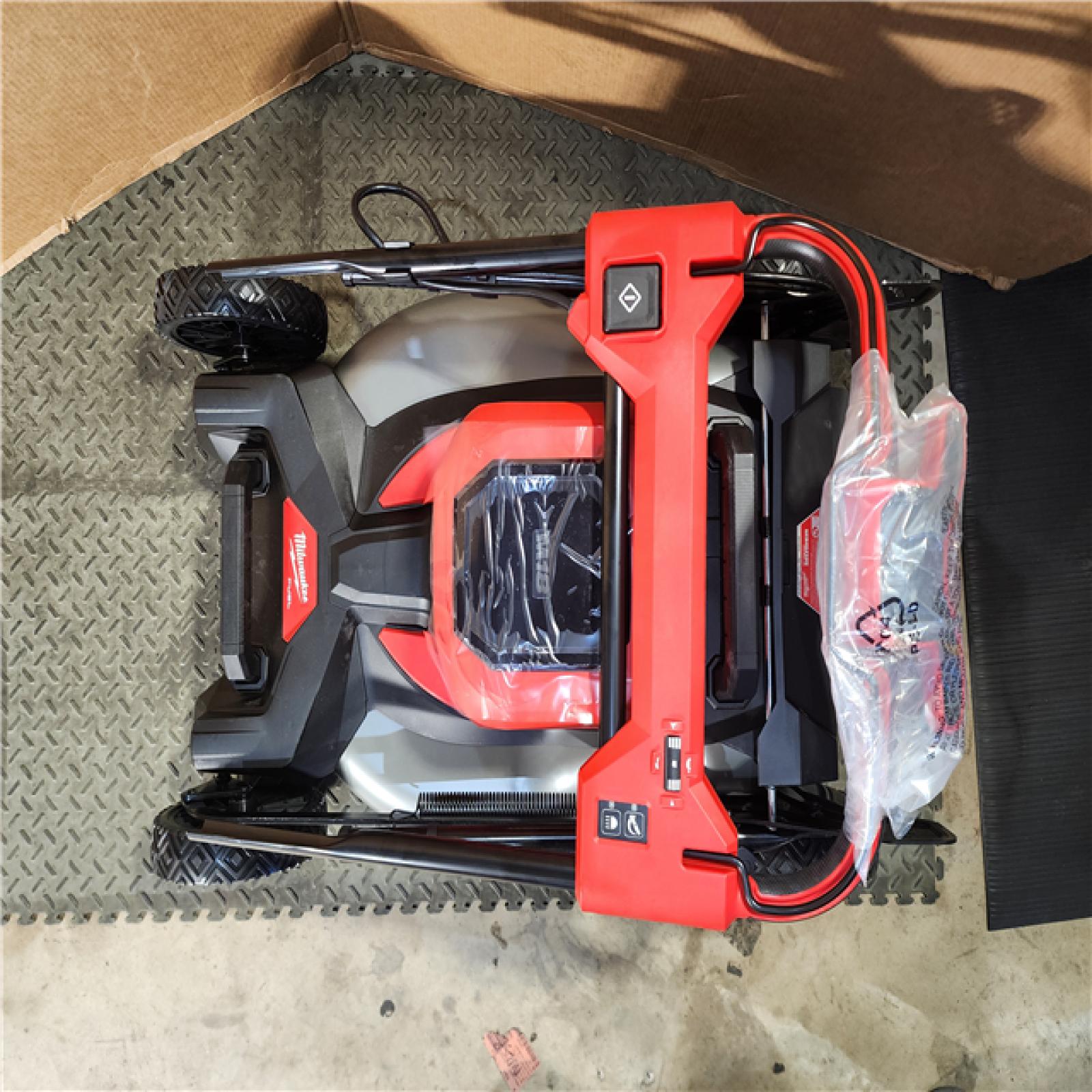 HOUSTON LOCATION - AS-IS M18 FUEL Brushless Cordless 21 in. Walk Behind Dual Battery Self-Propelled Mower W/(2) 12.0Ah Battery and Rapid Charger