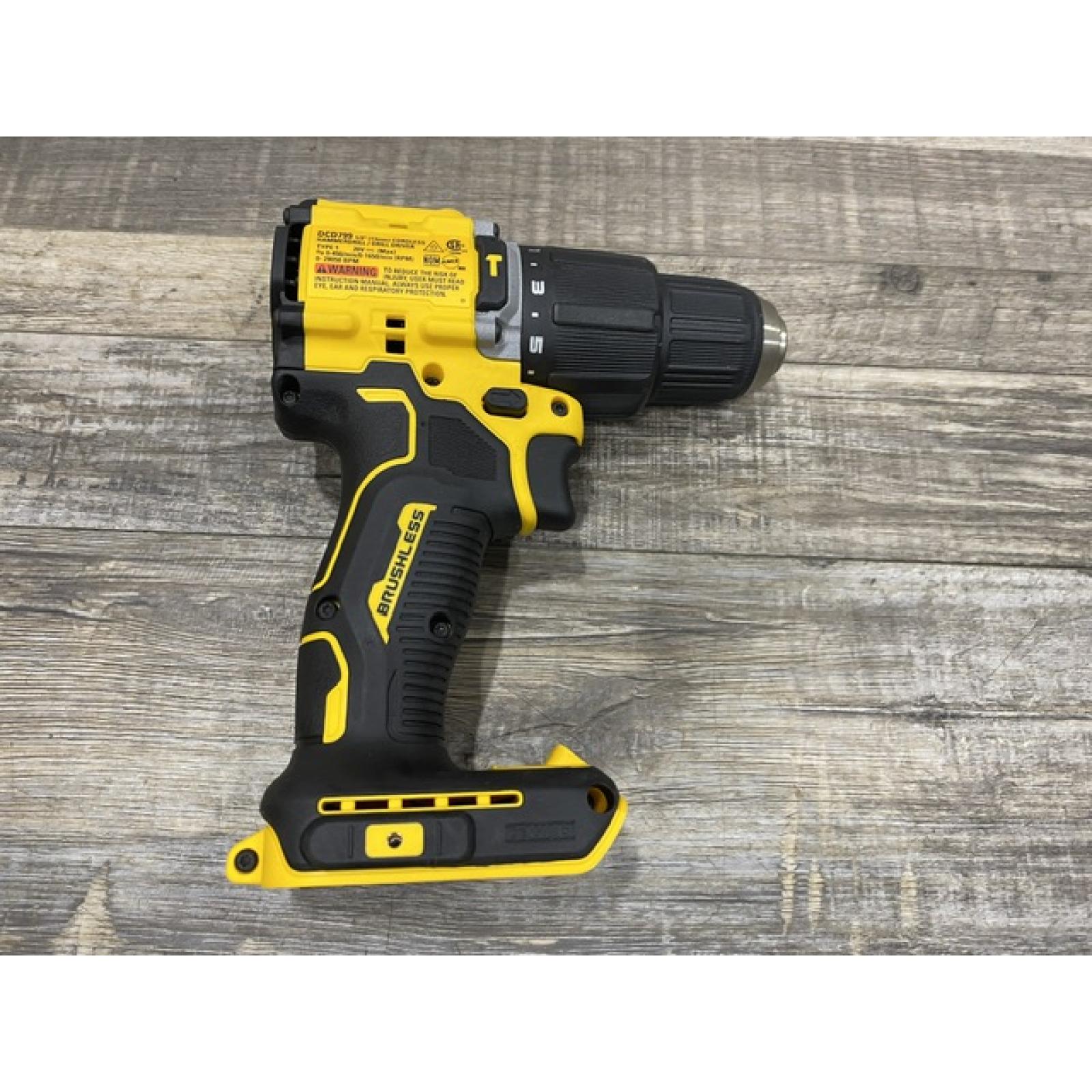 AS-IS DEWALT ATOMIC 20V Cordless 1/2 in. Compact Hammer Drill Kit
