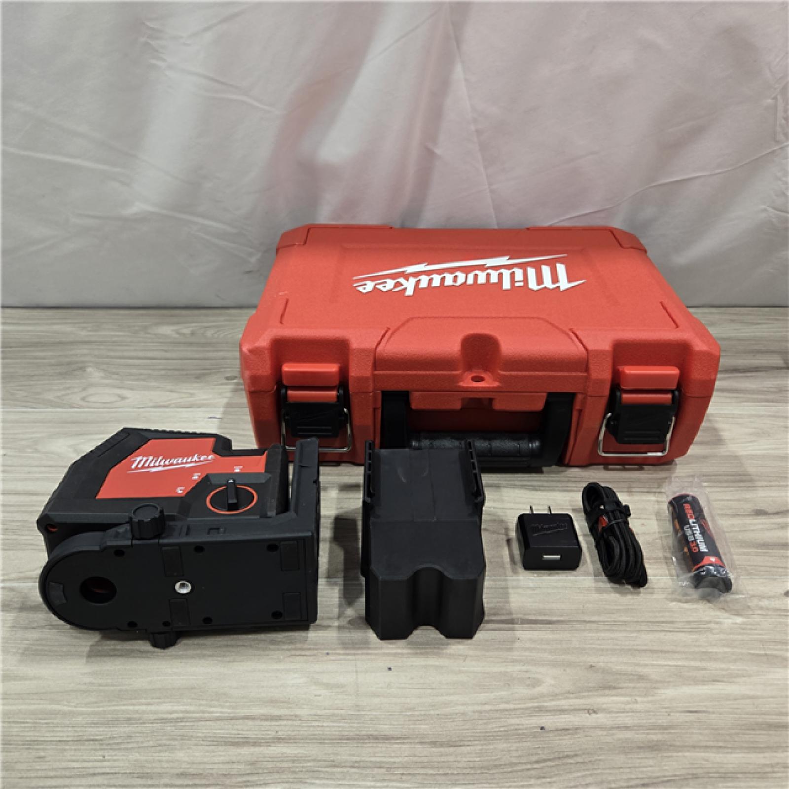 AS-IS Milwaukee-3522-21 Green Beam USB Laser Kit