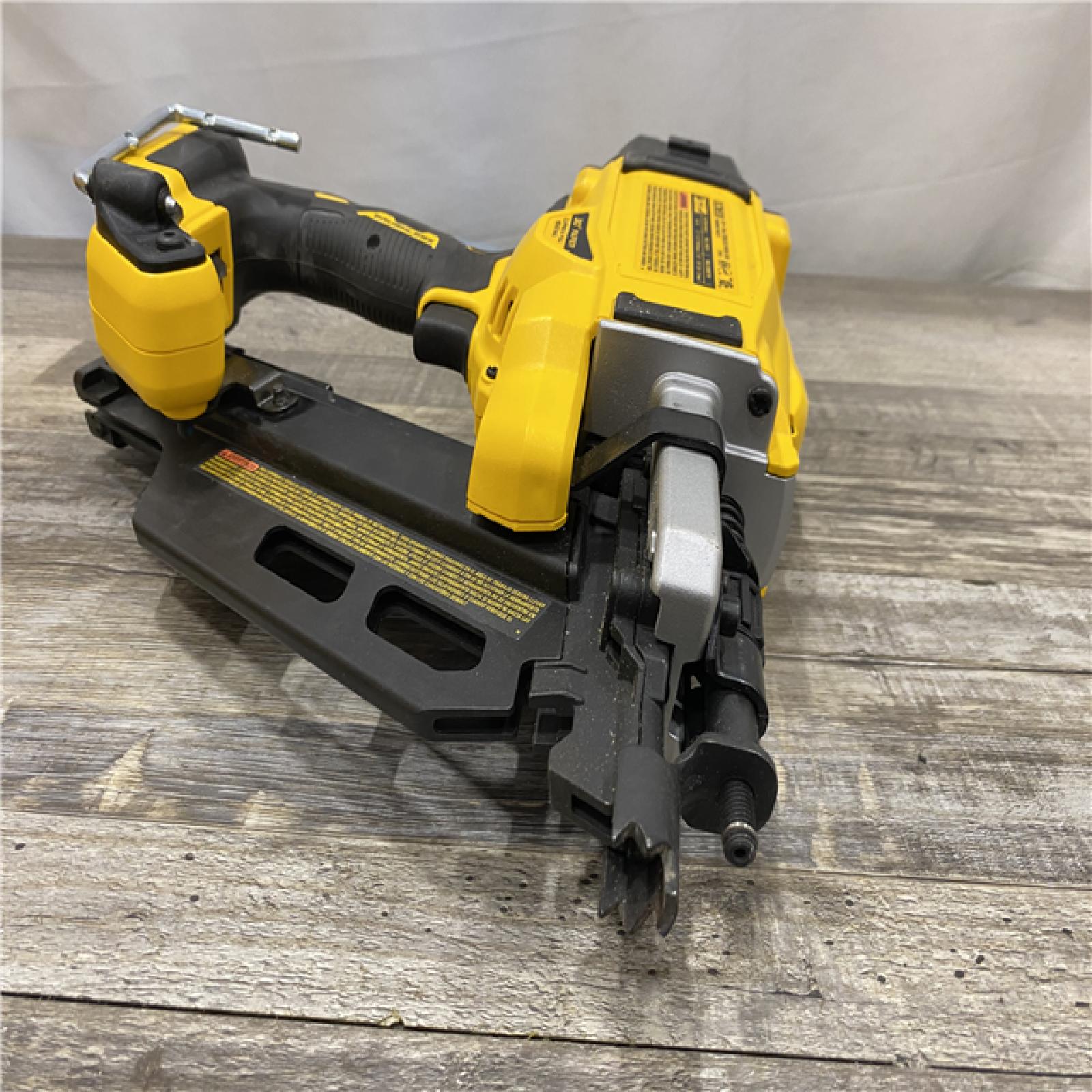 AS-IS DEWALT 20V 30 Degree Cordless Framing Nailer (Tool-Only)