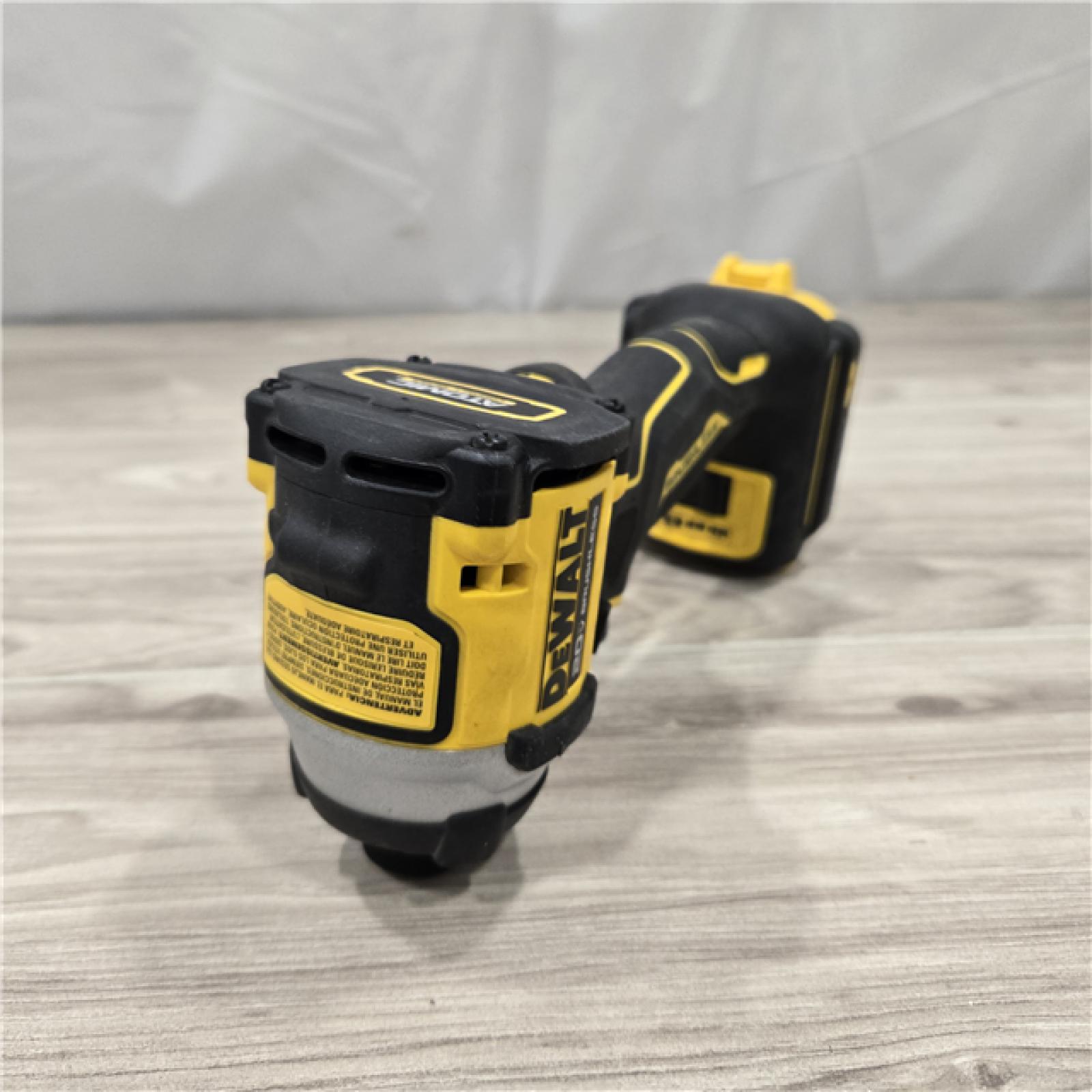AS-IS DeWalt 20V MAX ATOMIC 1/4 in. Cordless Impact Driver Kit