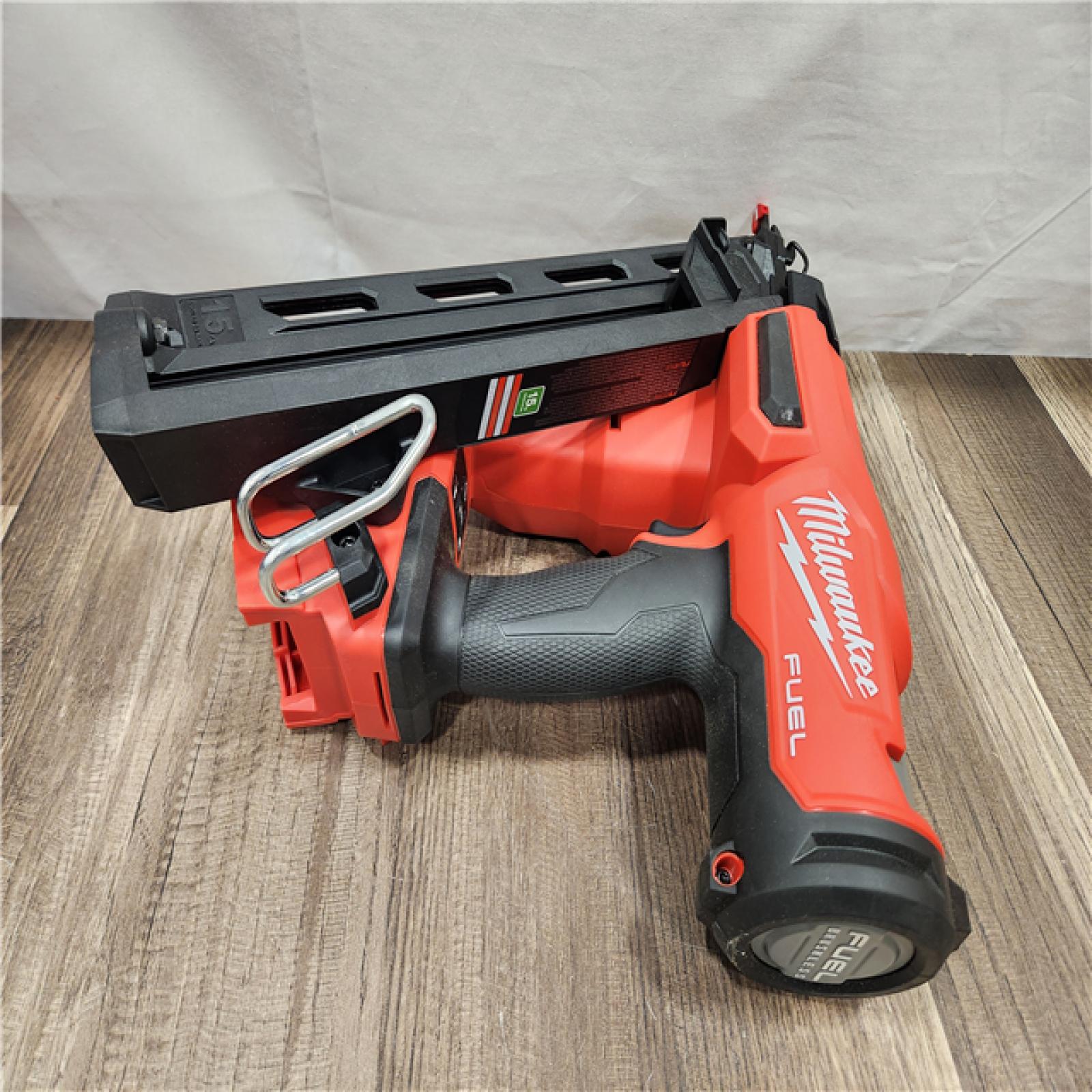 AS-IS- Milwaukee M18 FUEL 15 Ga. 18 Volt Brushless Angled Finish Nailer (TOOL ONLY)