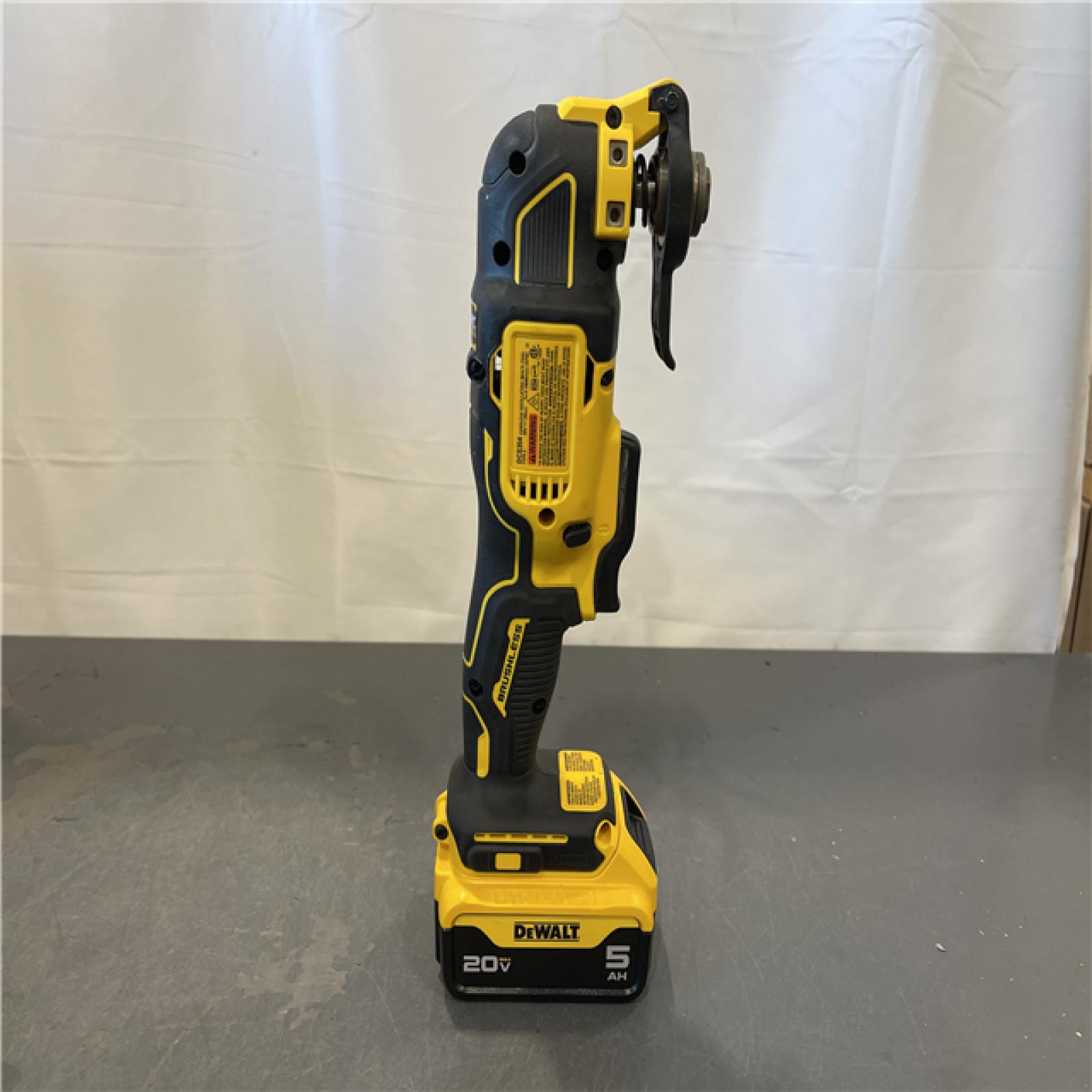 AS-IS - DeWalt ATOMIC 20V MAX Cordless Brushless Oscillating Multi Tool Kit