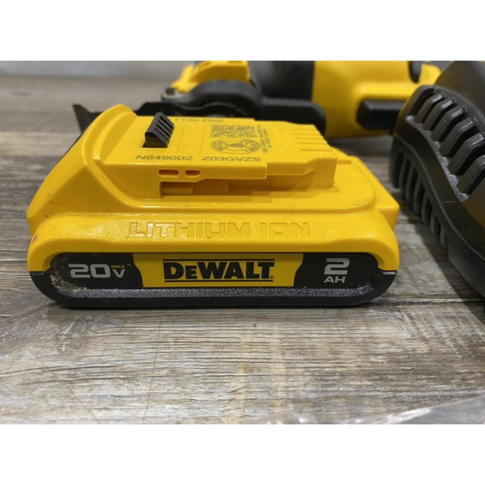 AS-IS DEWALT ATOMIC 20V MAX Cordless Brushless Oscillating Multi Tool Kit